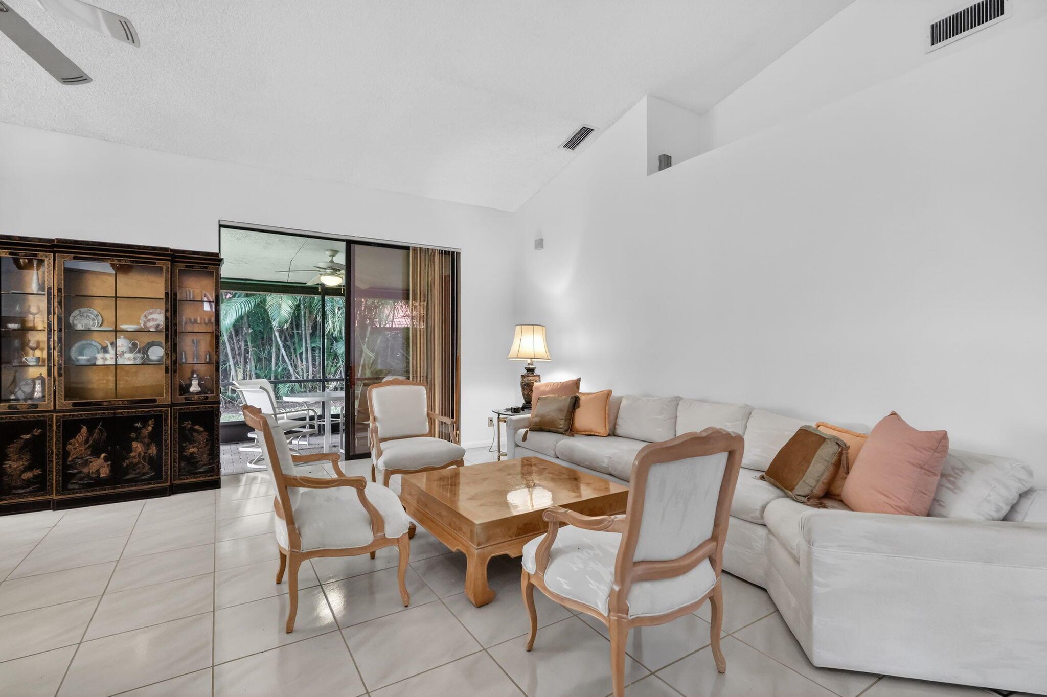 LEXINGTON CLUB - Residential