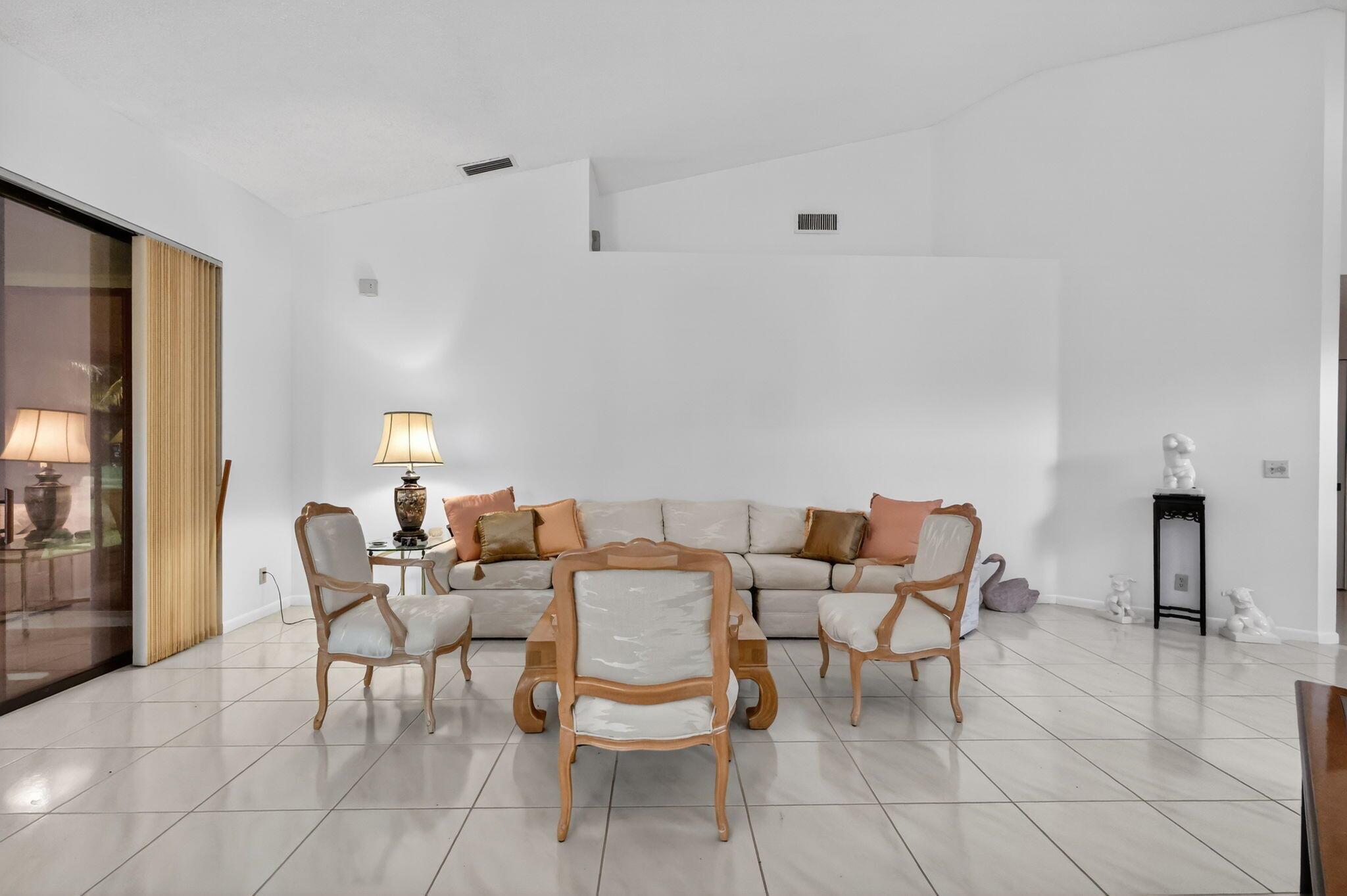 LEXINGTON CLUB - Residential