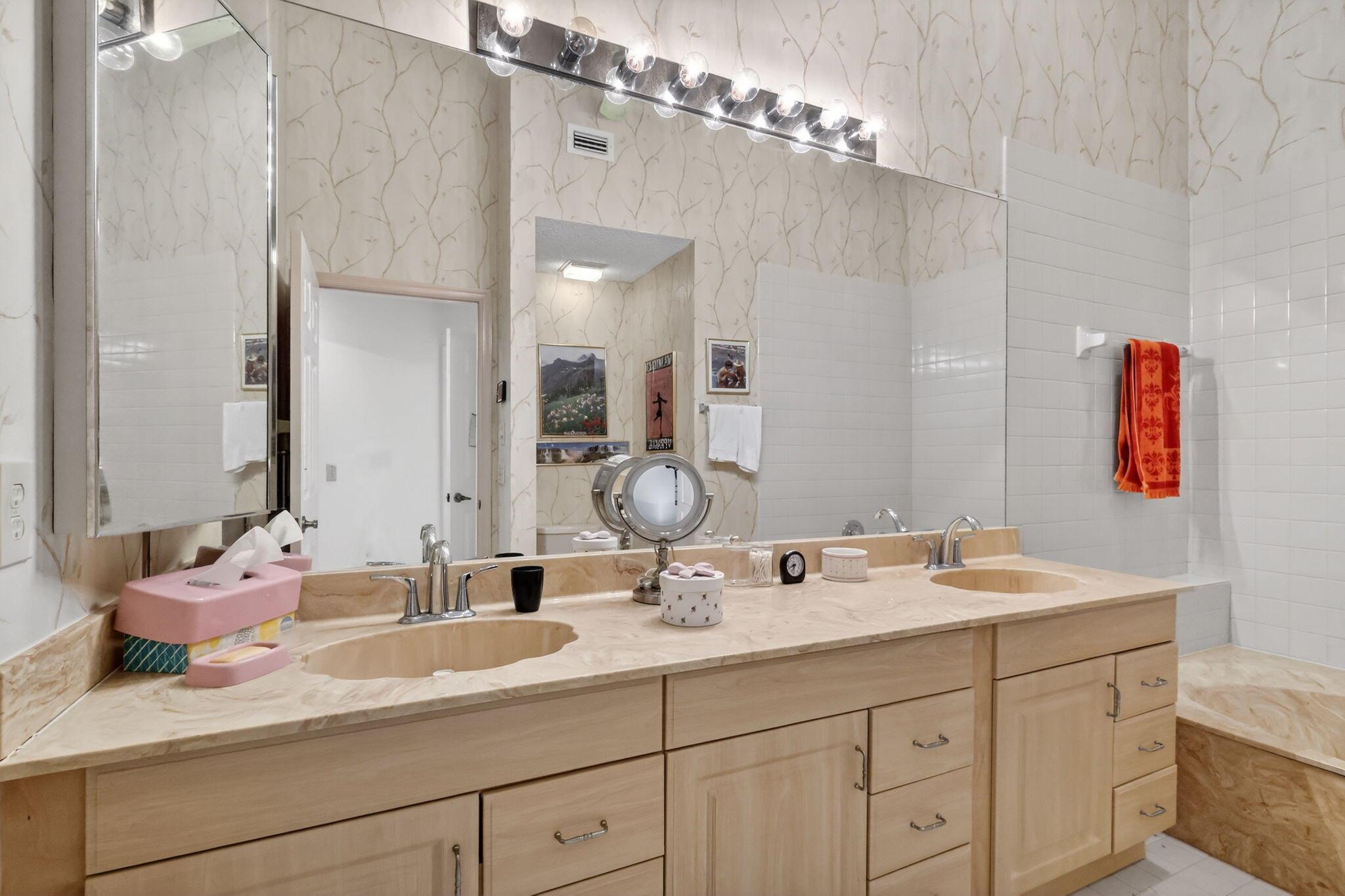 LEXINGTON CLUB - Residential