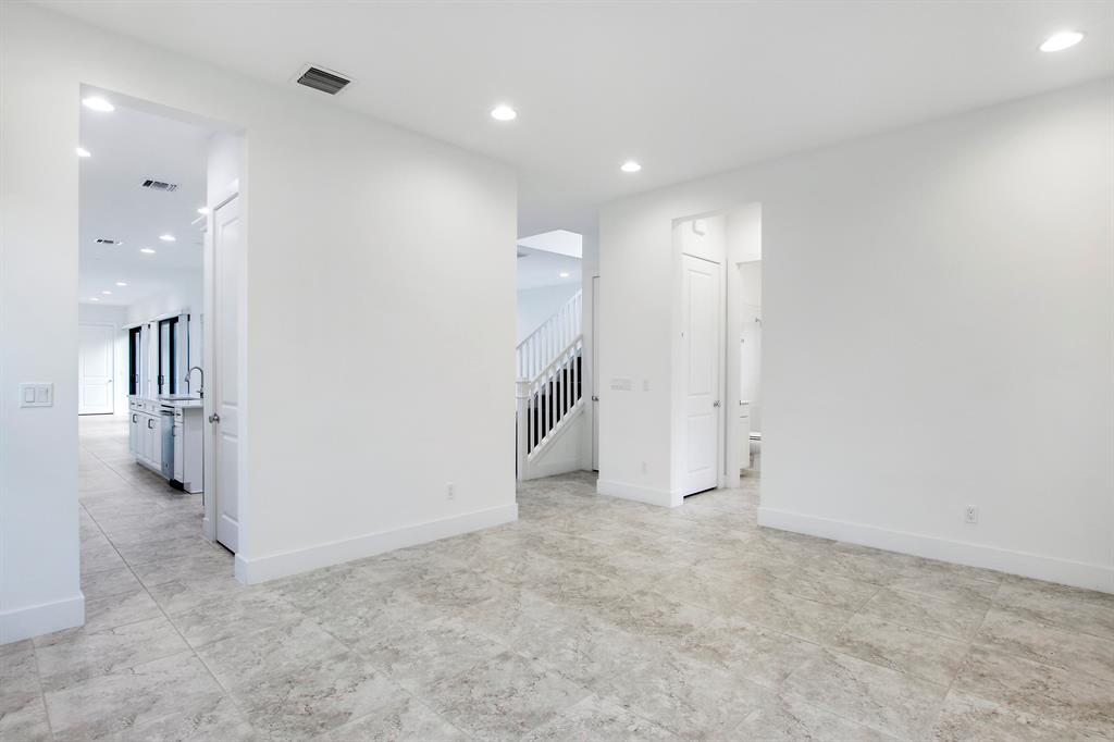 ALTON NEIGHBORHOOD 1 - Residential Lease