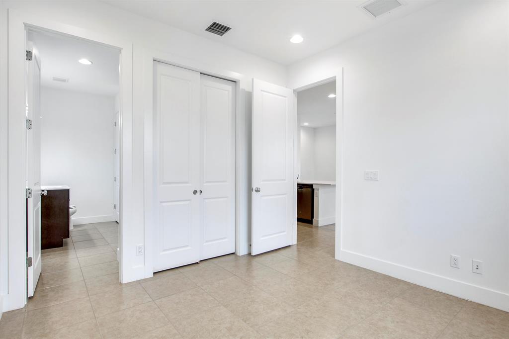 ALTON NEIGHBORHOOD 1 - Residential Lease