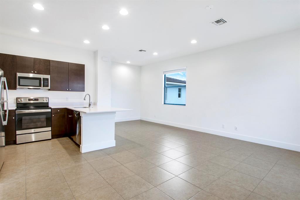 ALTON NEIGHBORHOOD 1 - Residential Lease