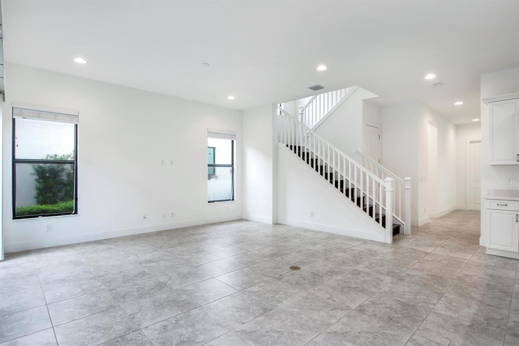 ALTON NEIGHBORHOOD 1 - Residential Lease