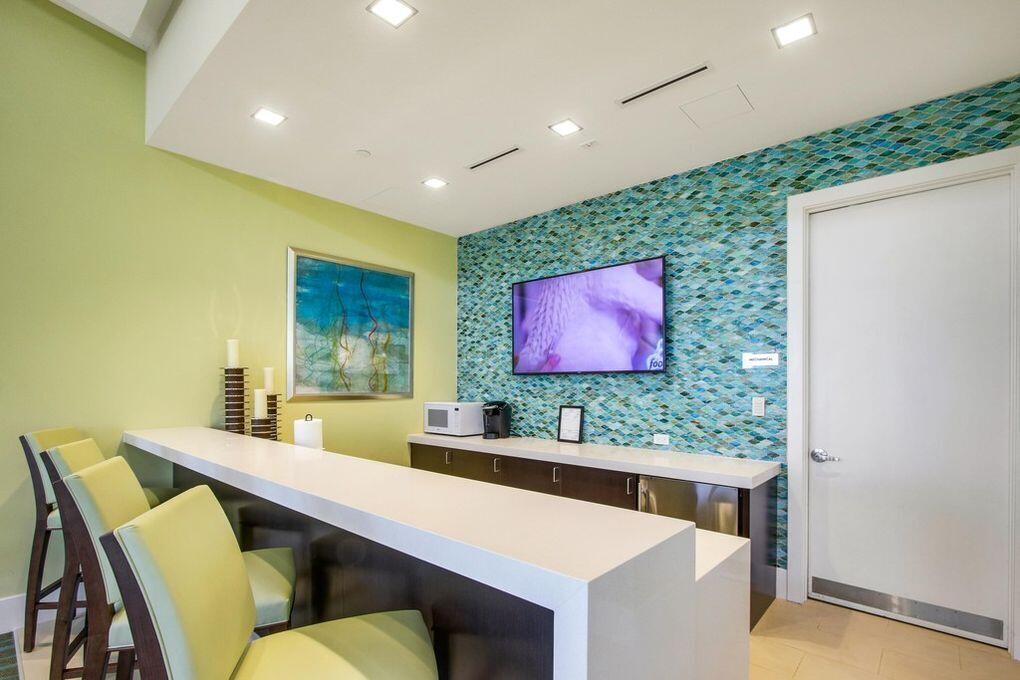 ALTON NEIGHBORHOOD 1 - Residential Lease