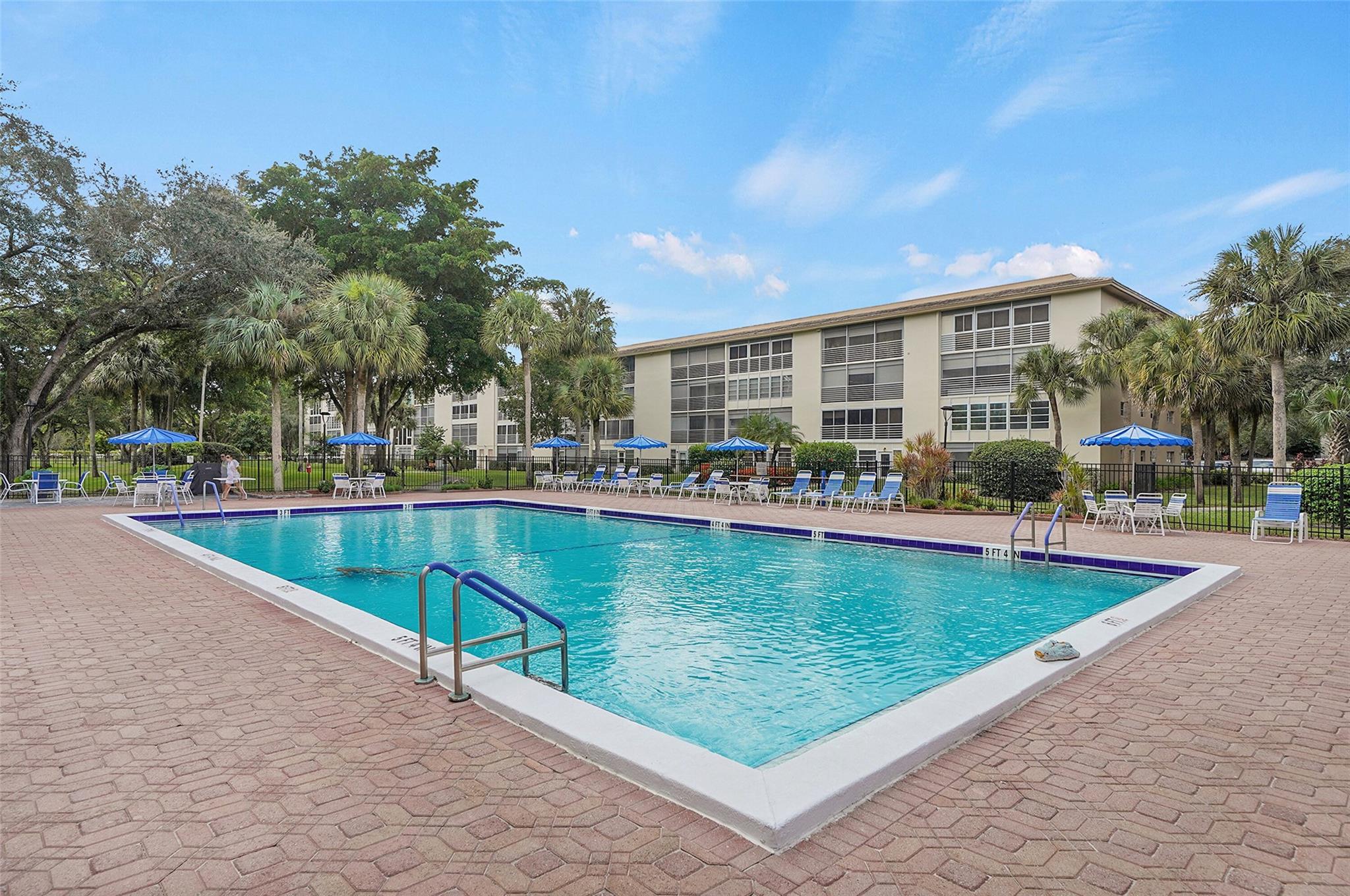 WYNMOOR VILLAGE - Residential