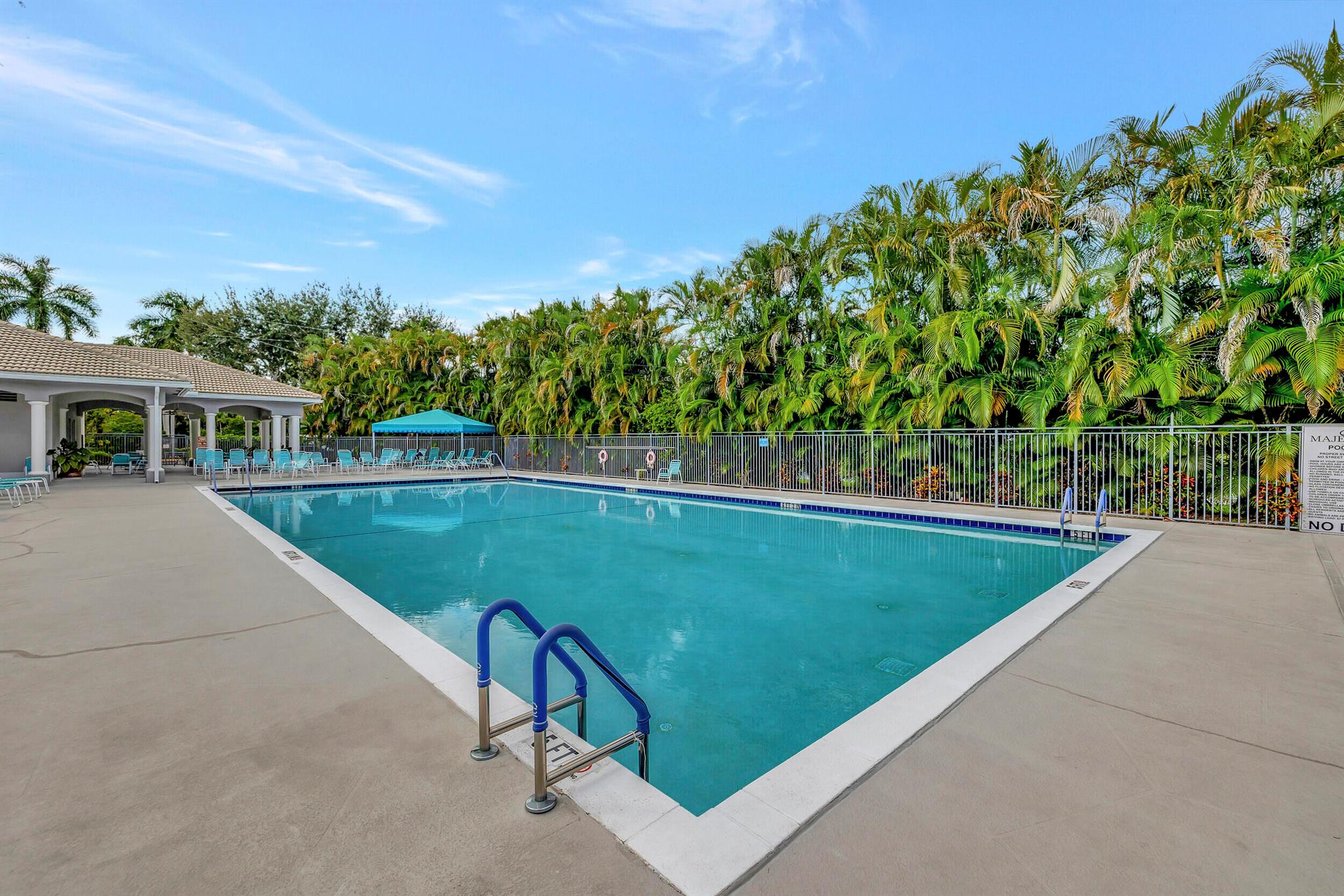 MAJESTIC ISLES - Residential