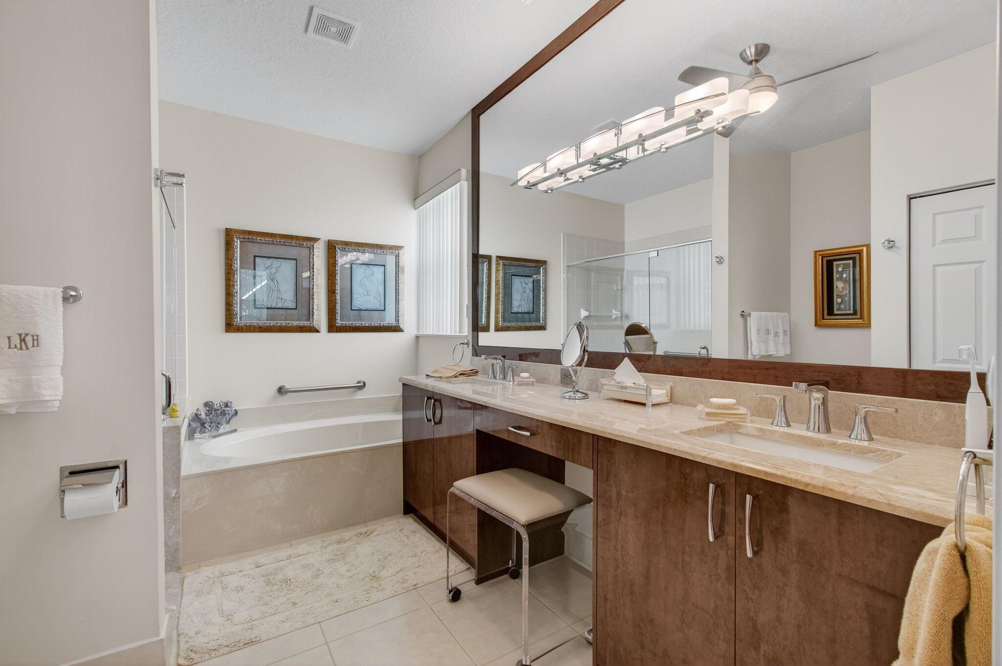 MAJESTIC ISLES - Residential