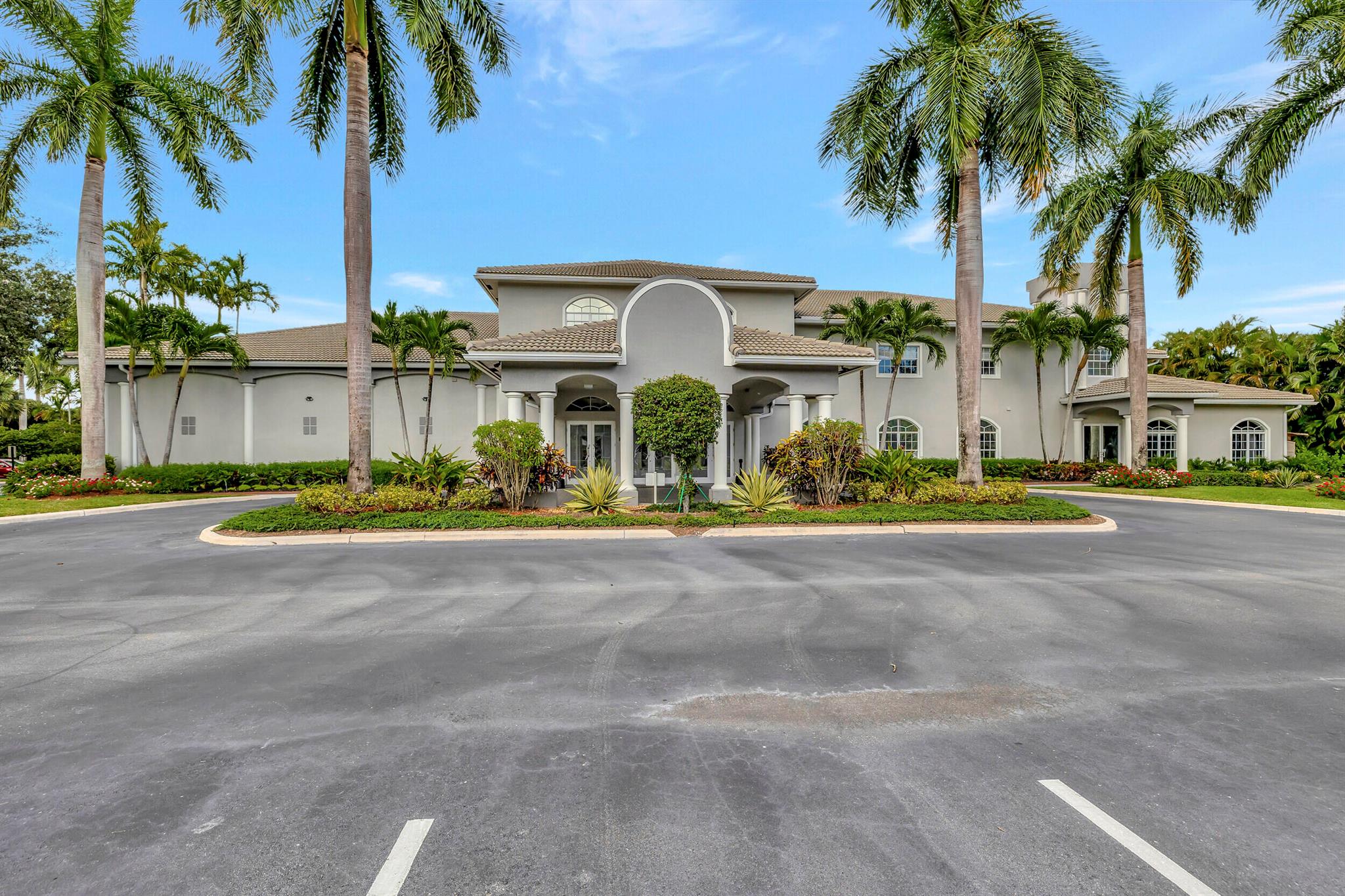 MAJESTIC ISLES - Residential