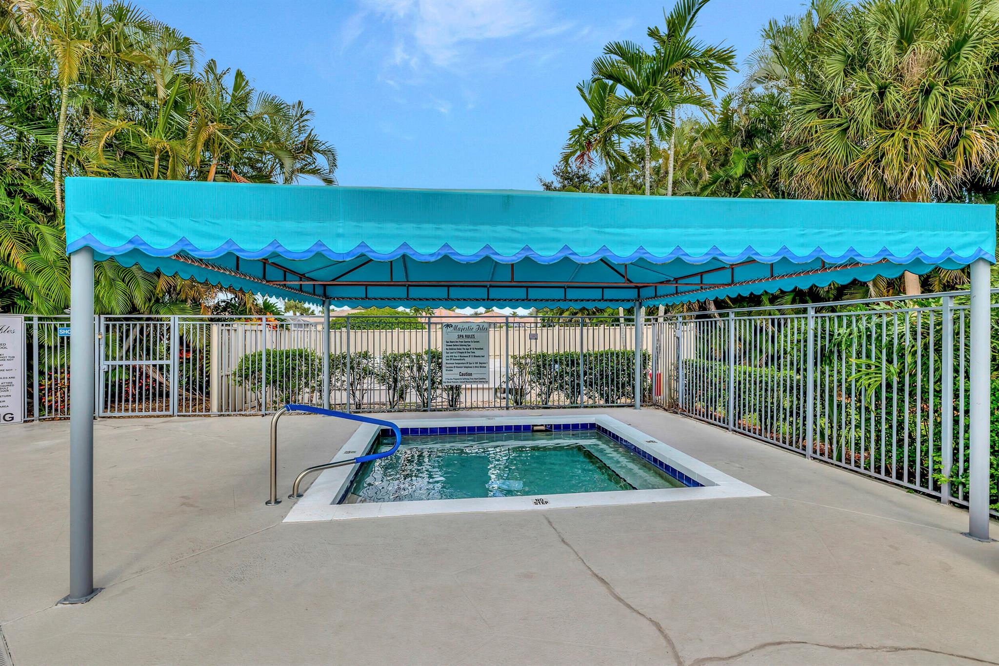 MAJESTIC ISLES - Residential