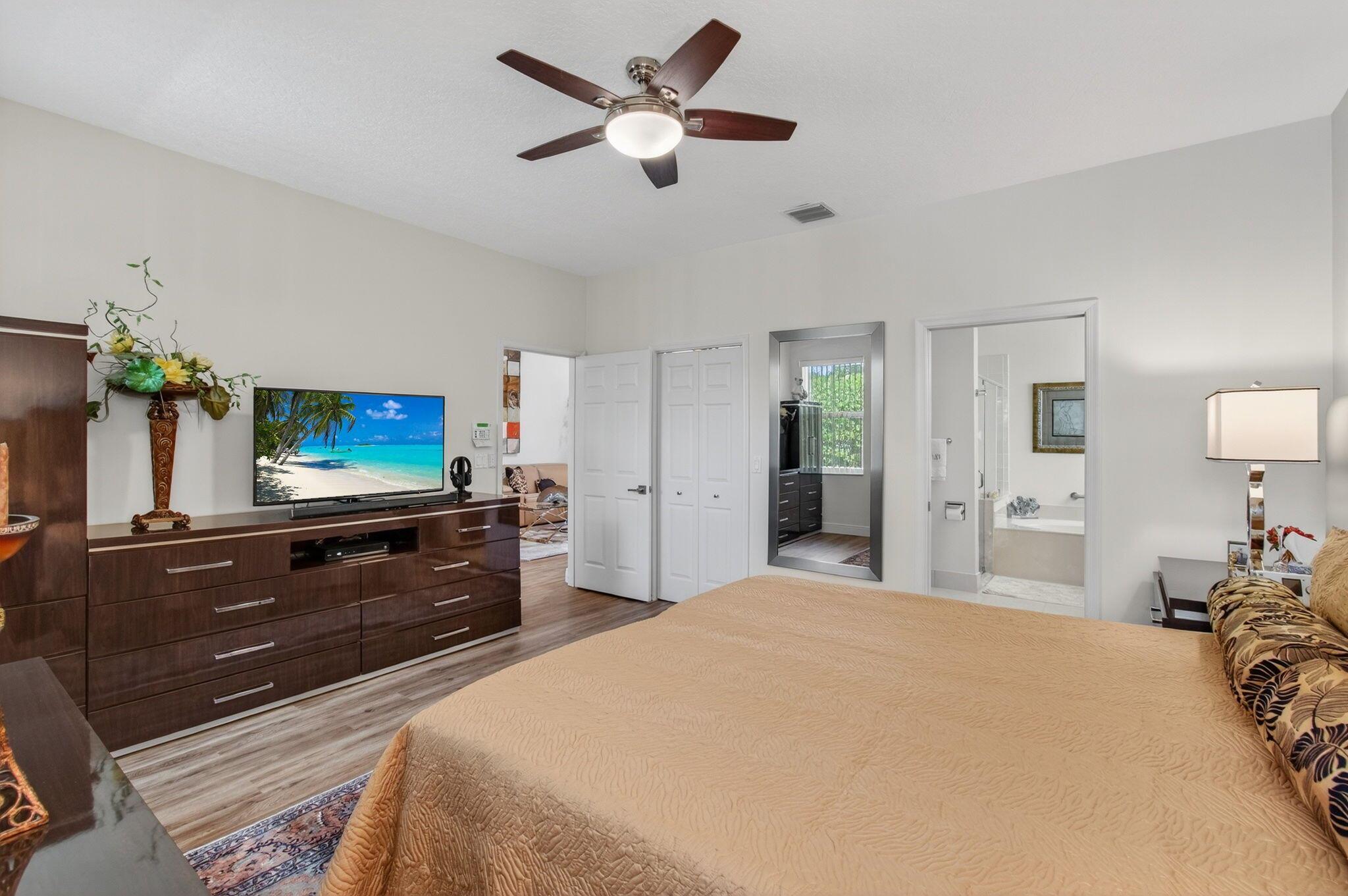 MAJESTIC ISLES - Residential
