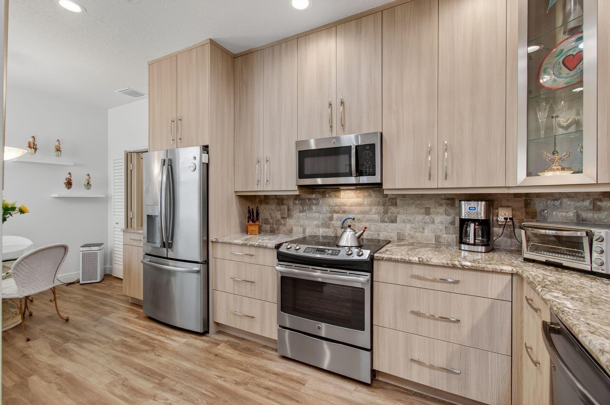 MAJESTIC ISLES - Residential