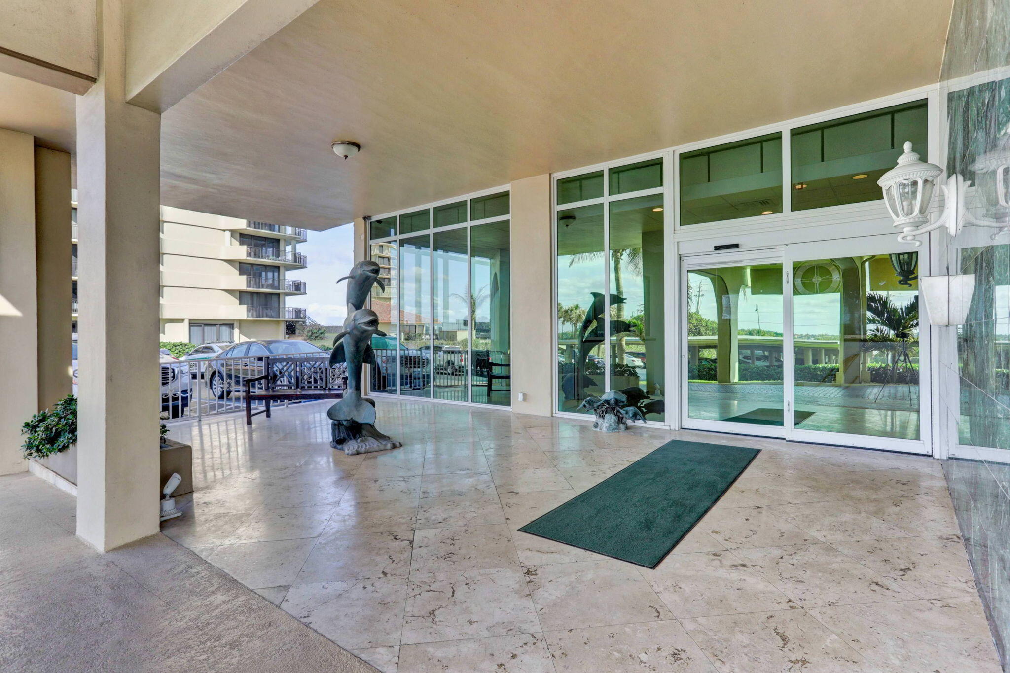AQUARIUS CONDO - Residential