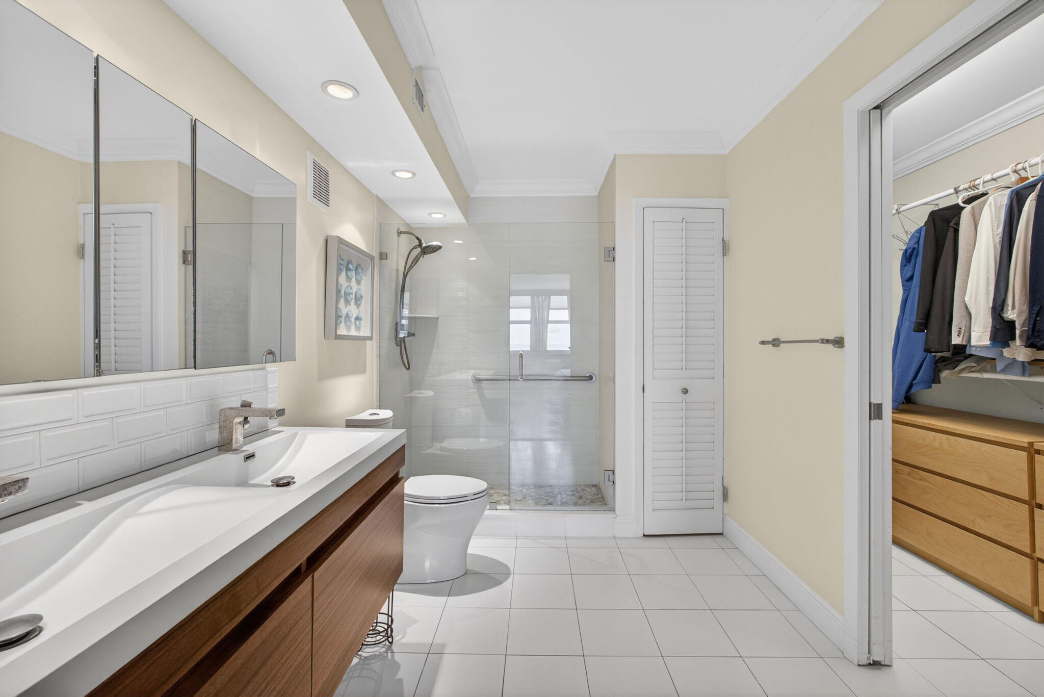AQUARIUS CONDO - Residential