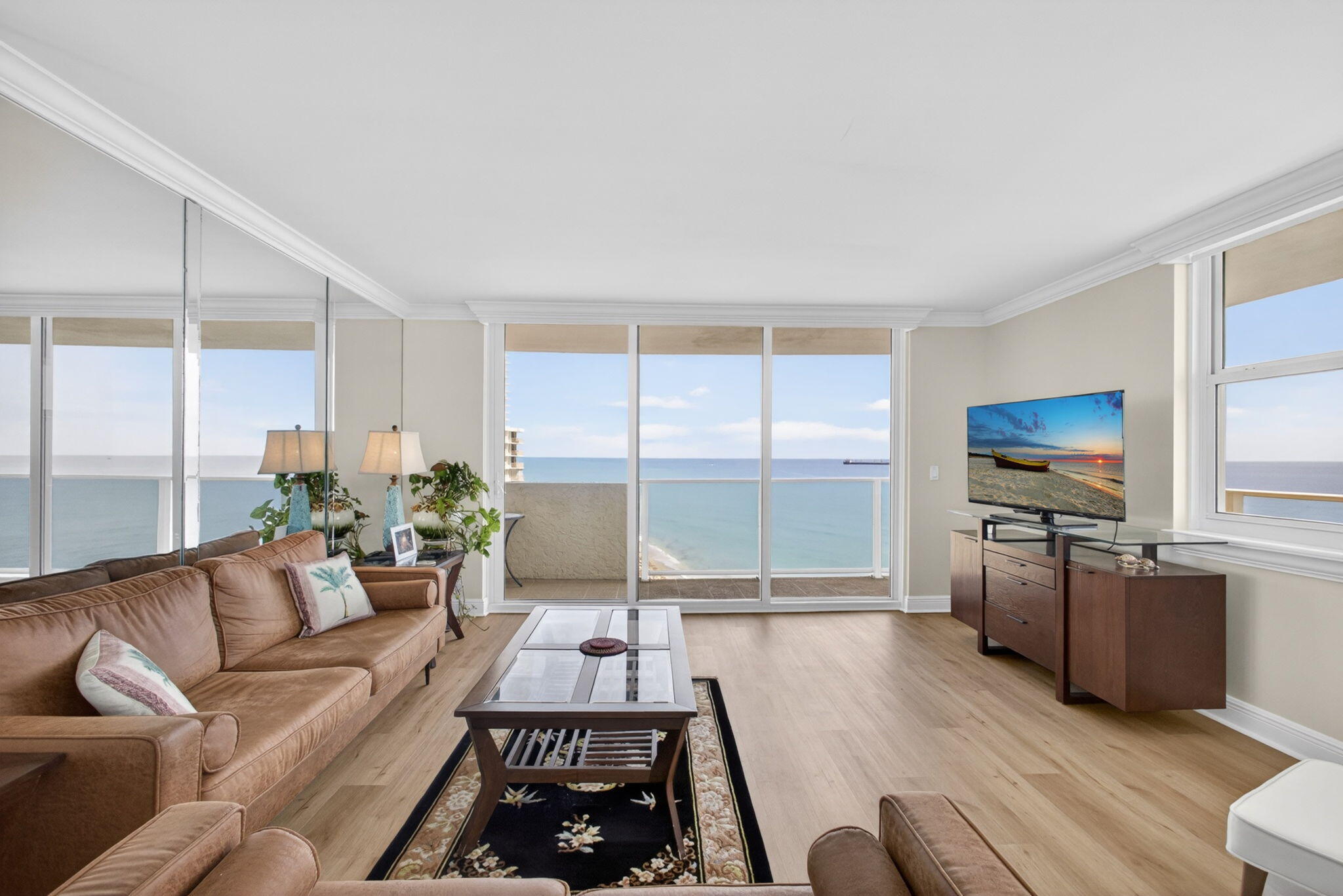 AQUARIUS CONDO - Residential