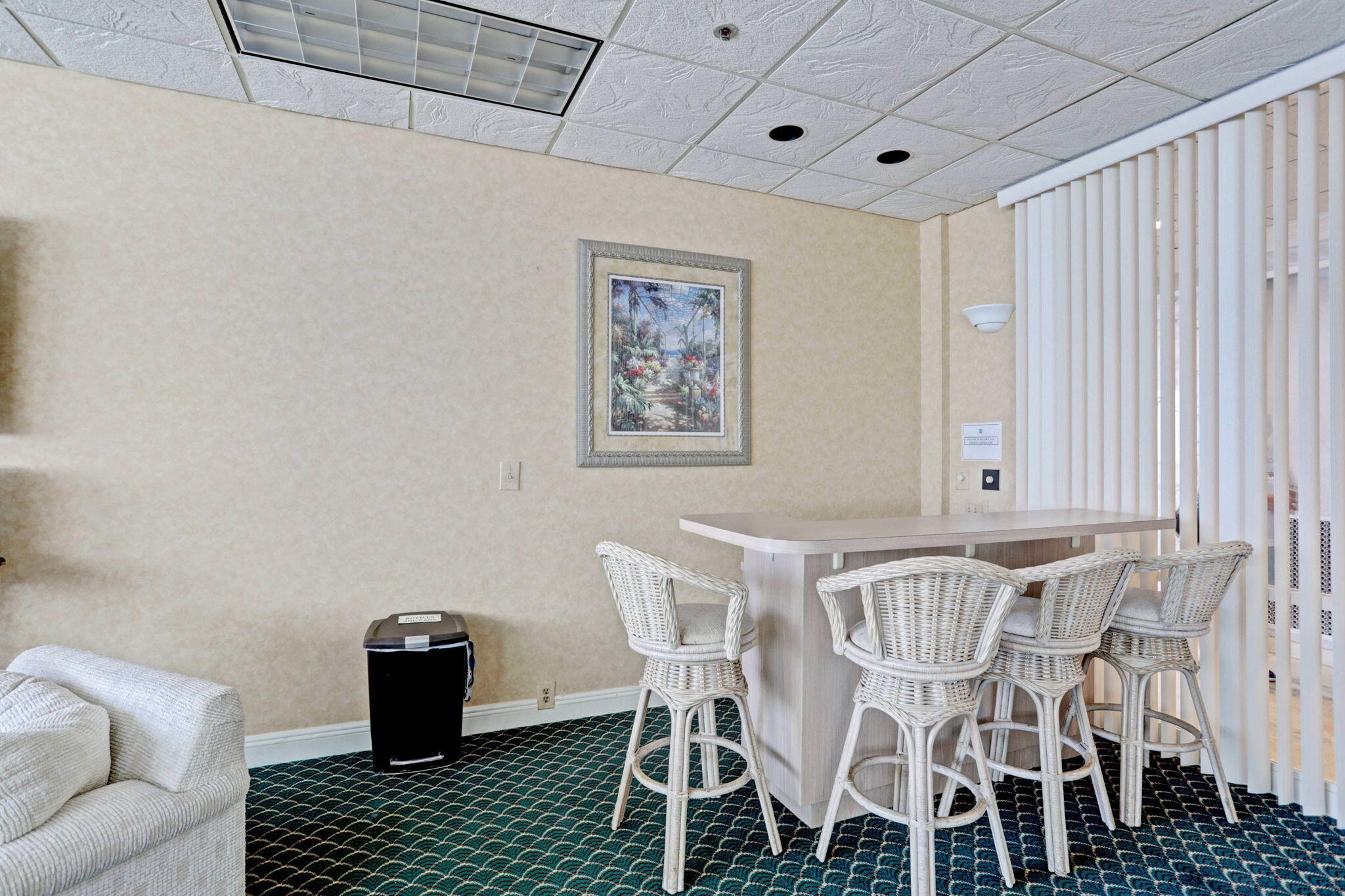 AQUARIUS CONDO - Residential