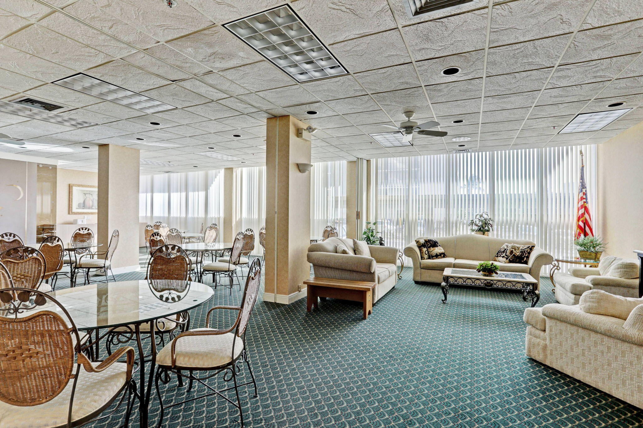 AQUARIUS CONDO - Residential