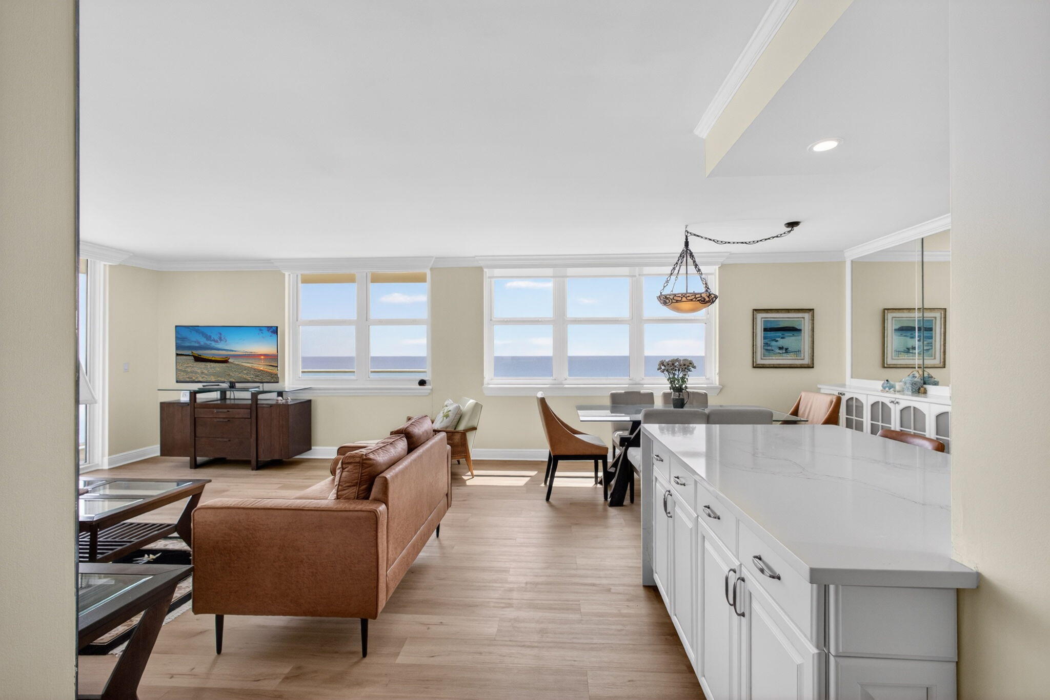 AQUARIUS CONDO - Residential