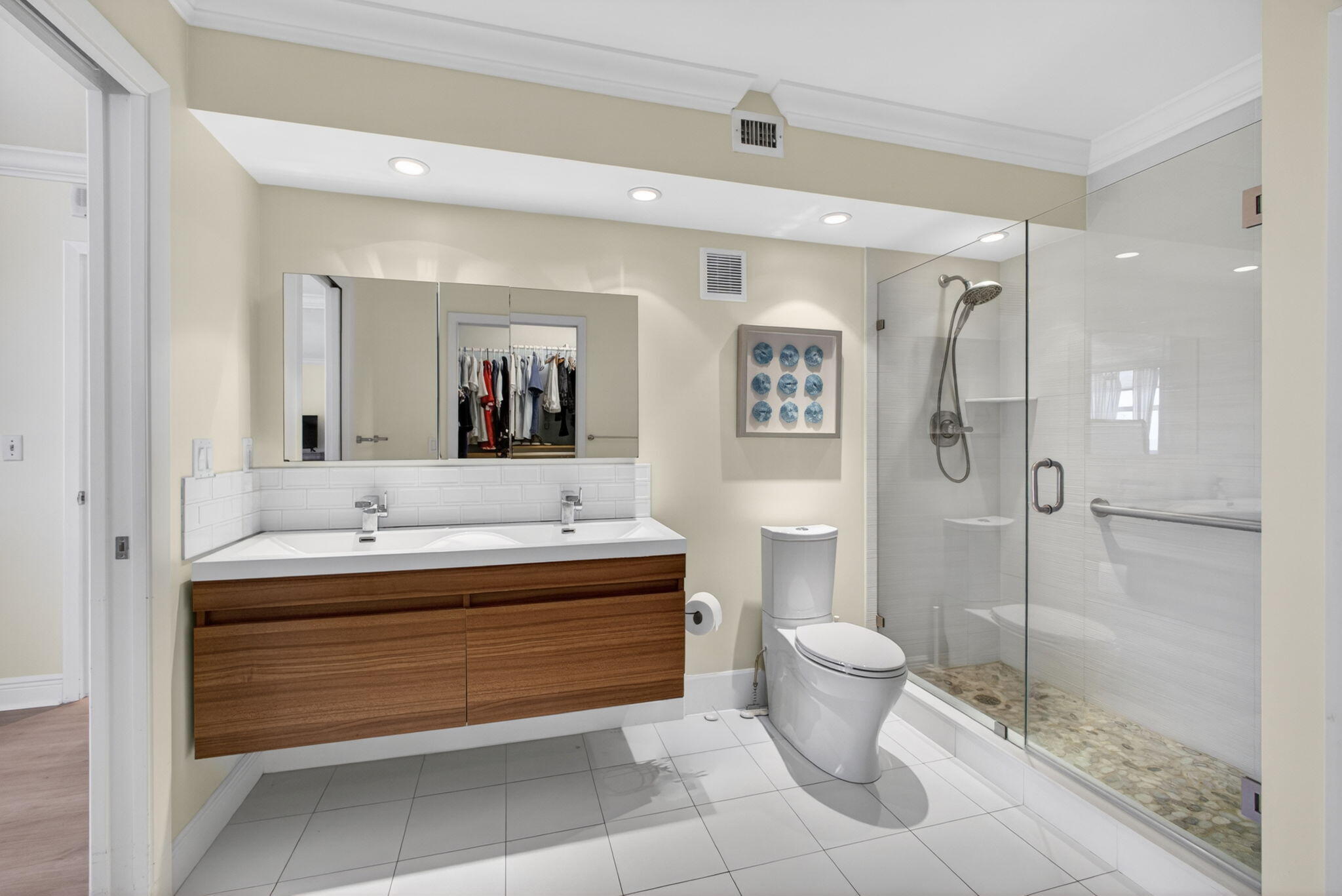 AQUARIUS CONDO - Residential