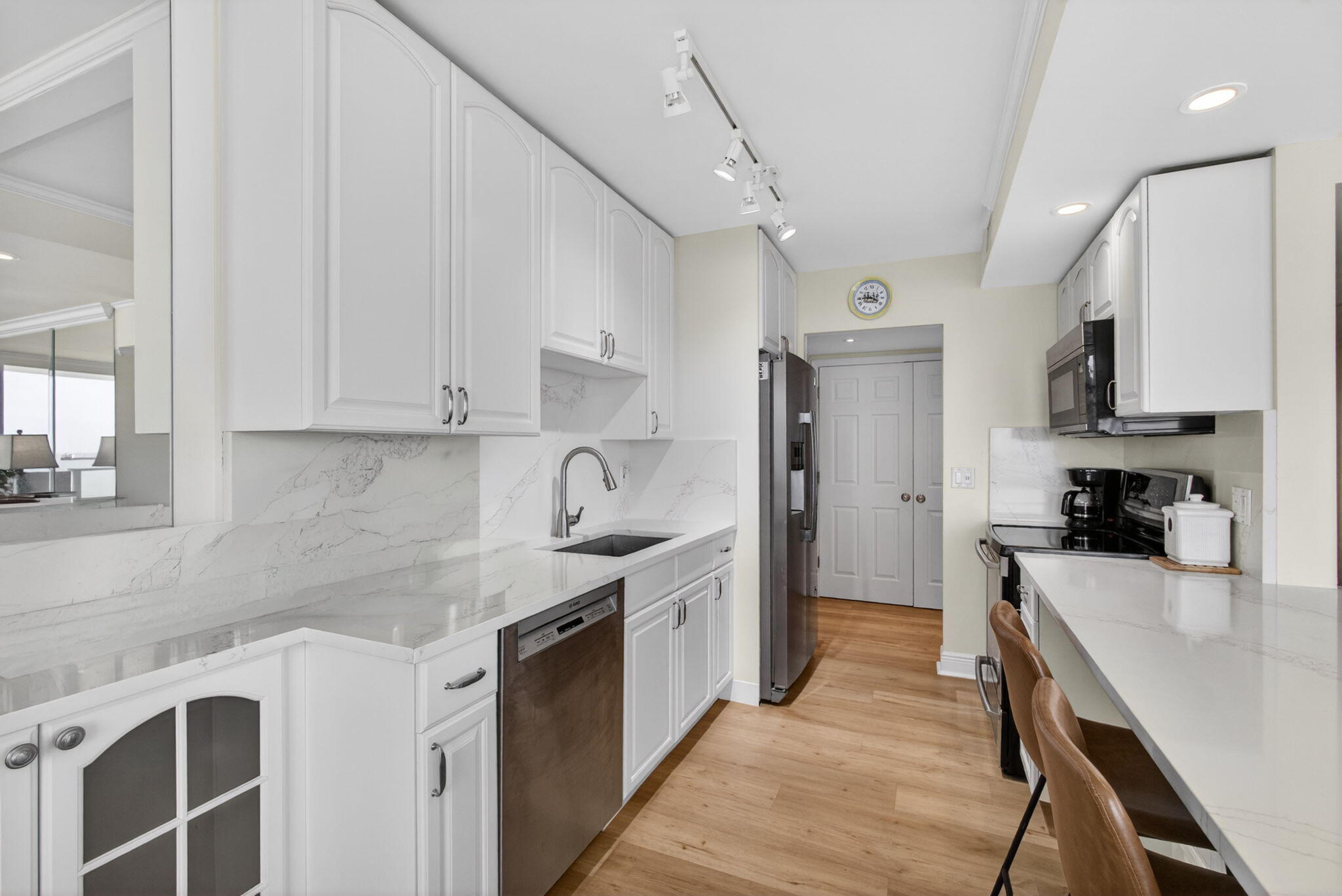 AQUARIUS CONDO - Residential