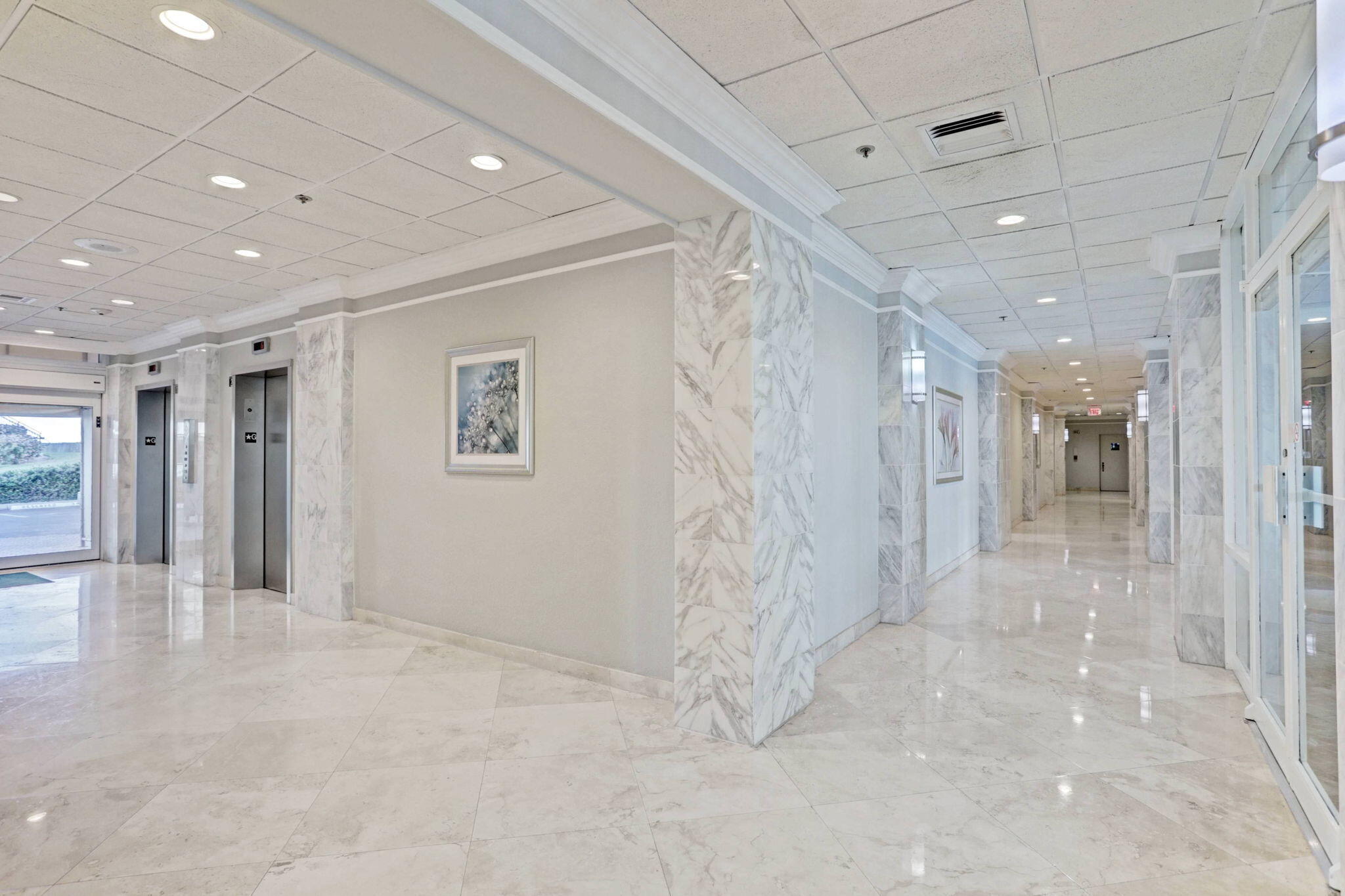 AQUARIUS CONDO - Residential