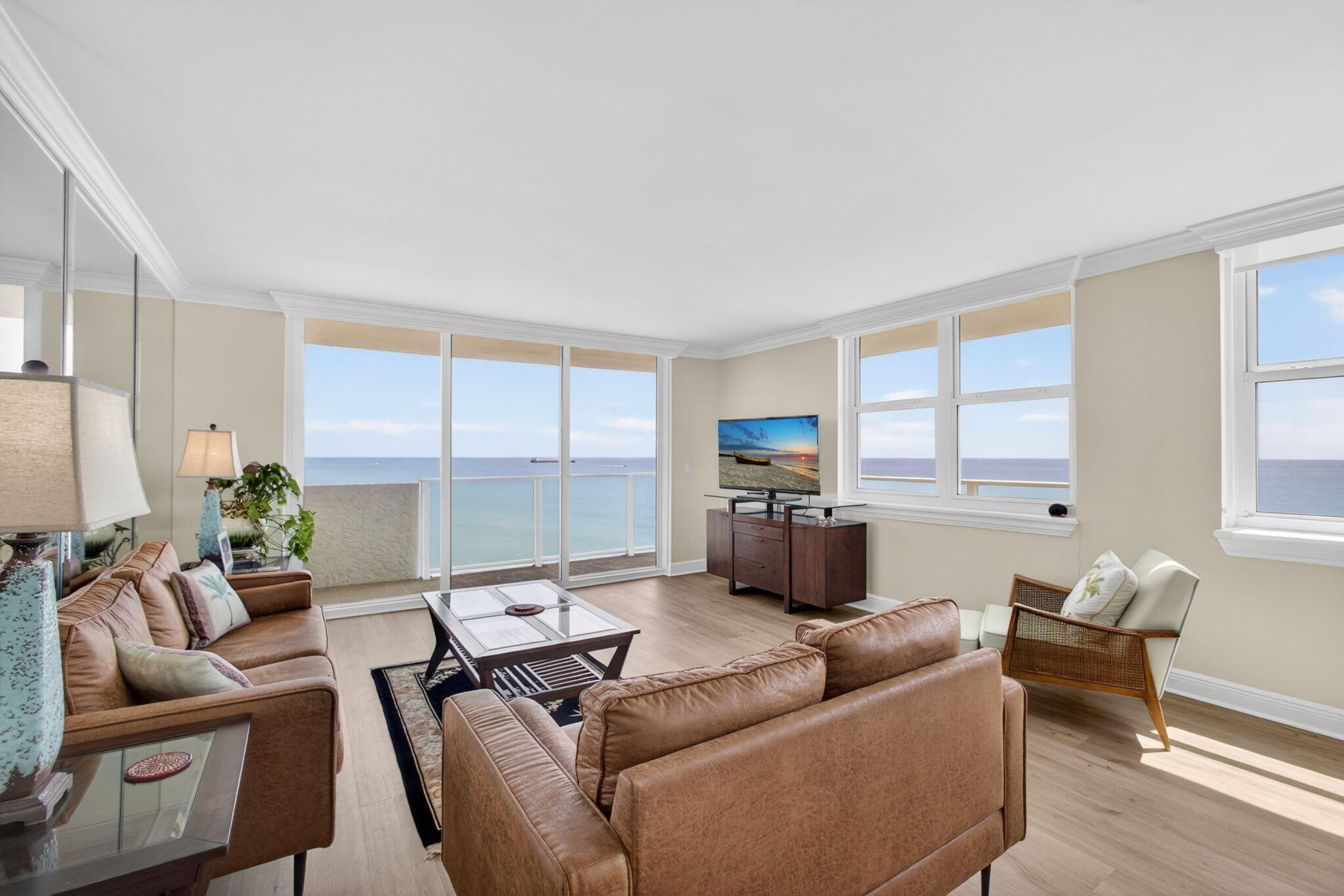 AQUARIUS CONDO - Residential