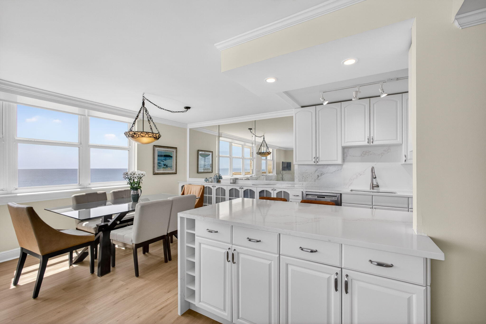 AQUARIUS CONDO - Residential