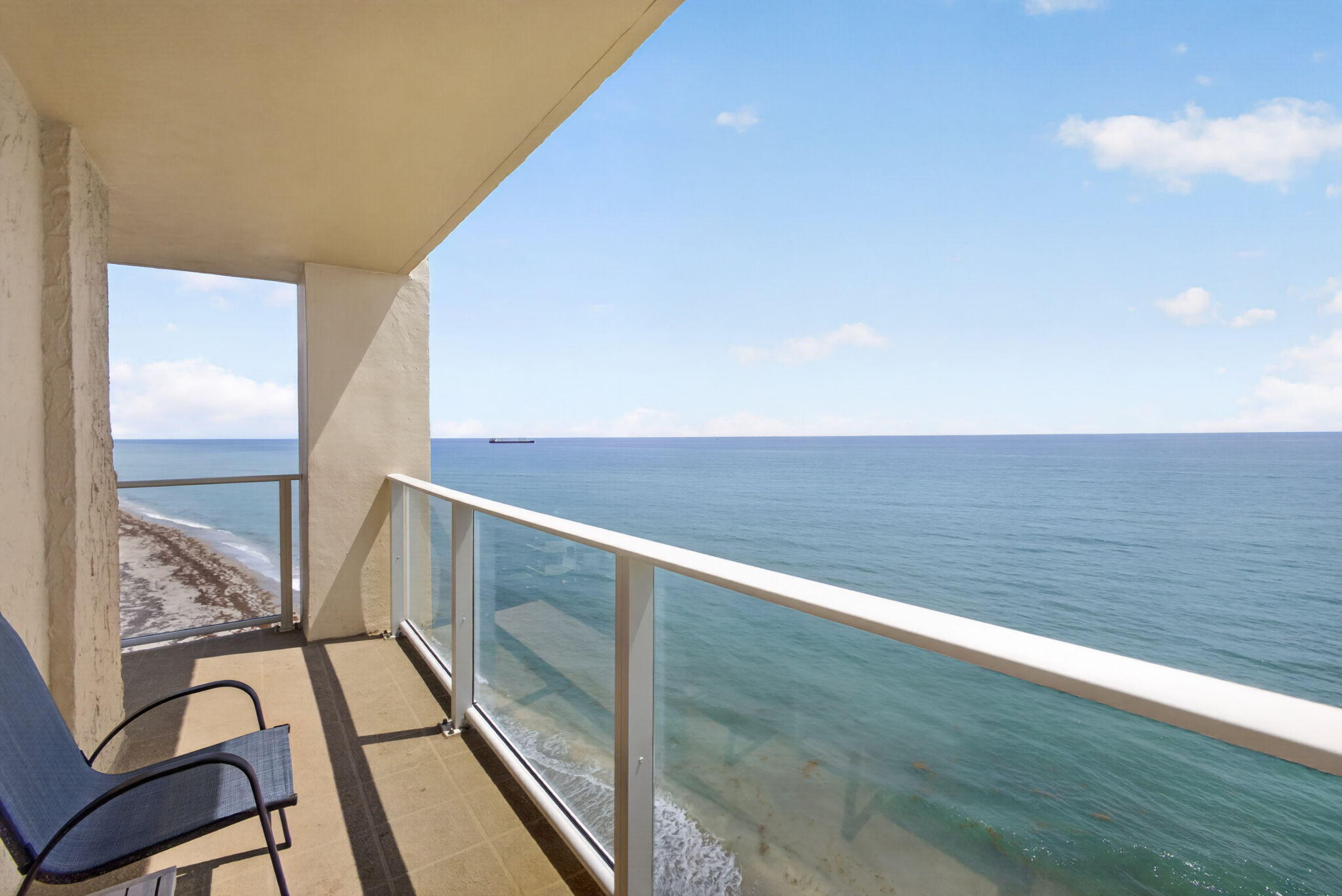 AQUARIUS CONDO - Residential