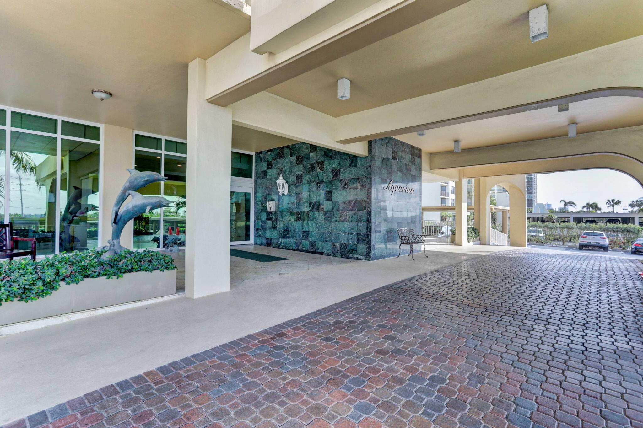 AQUARIUS CONDO - Residential