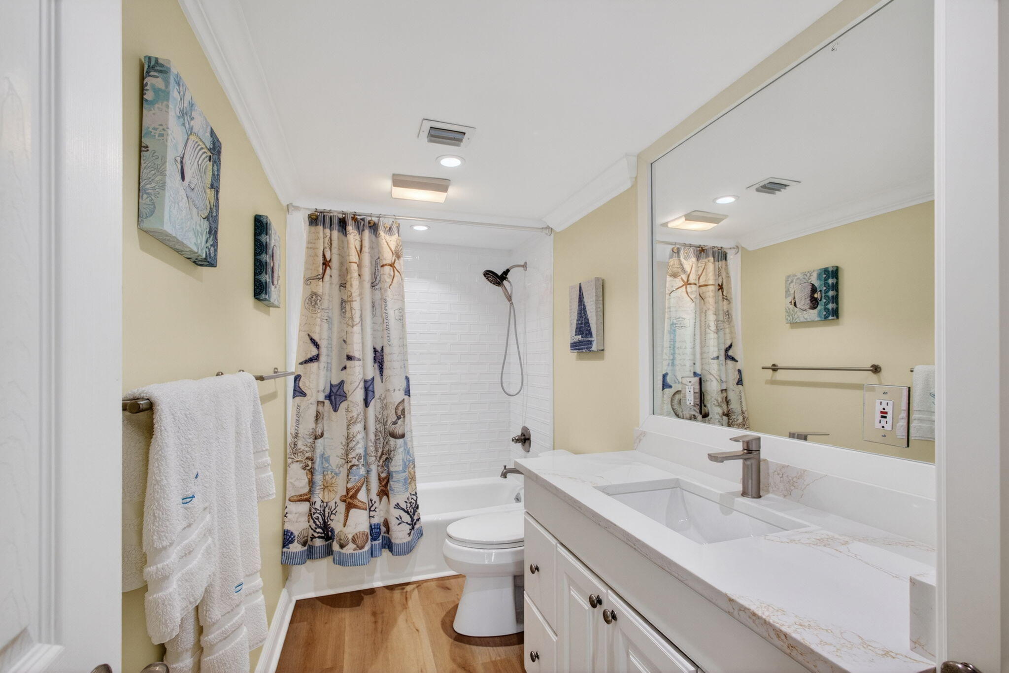 AQUARIUS CONDO - Residential