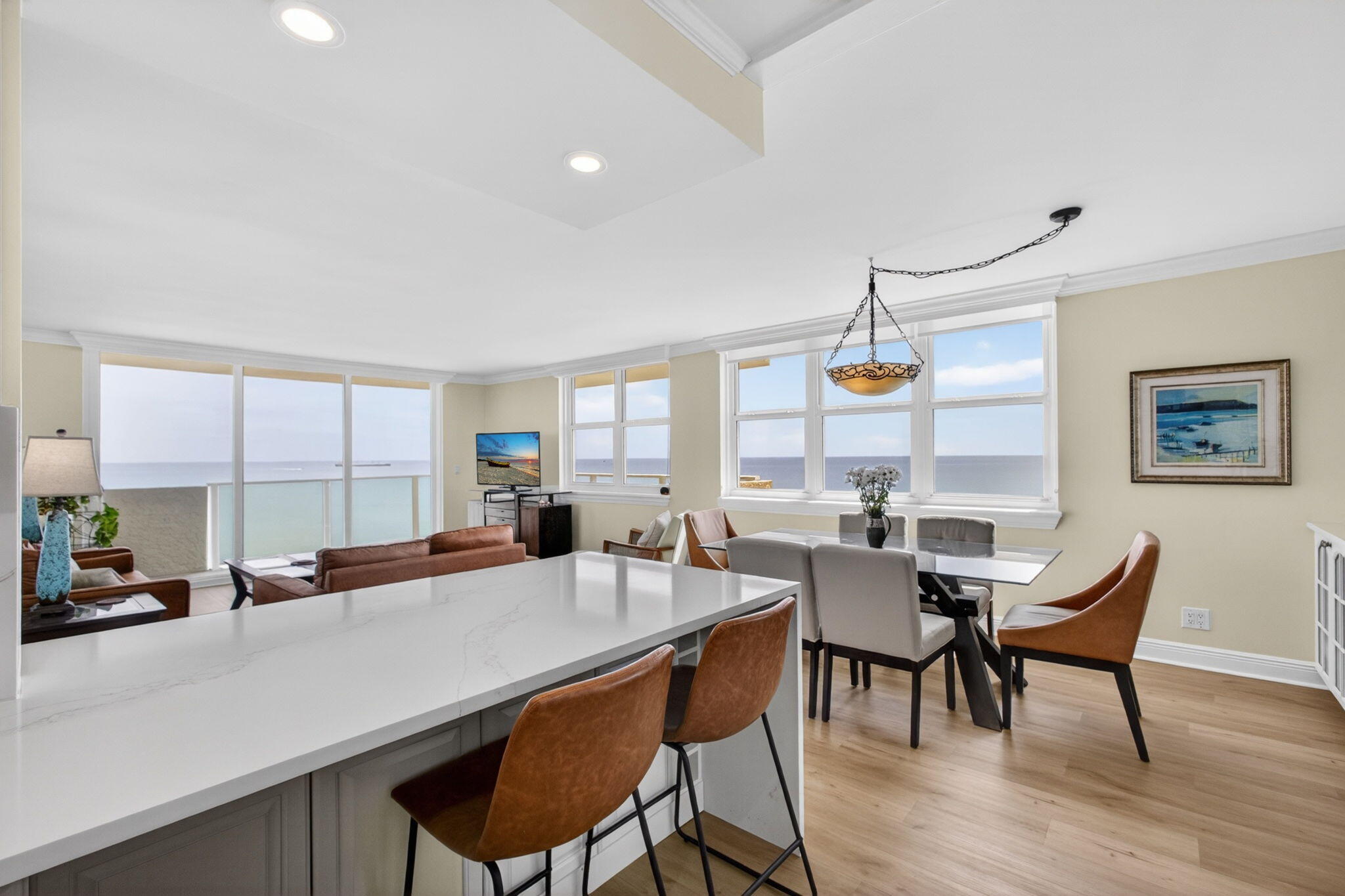 AQUARIUS CONDO - Residential