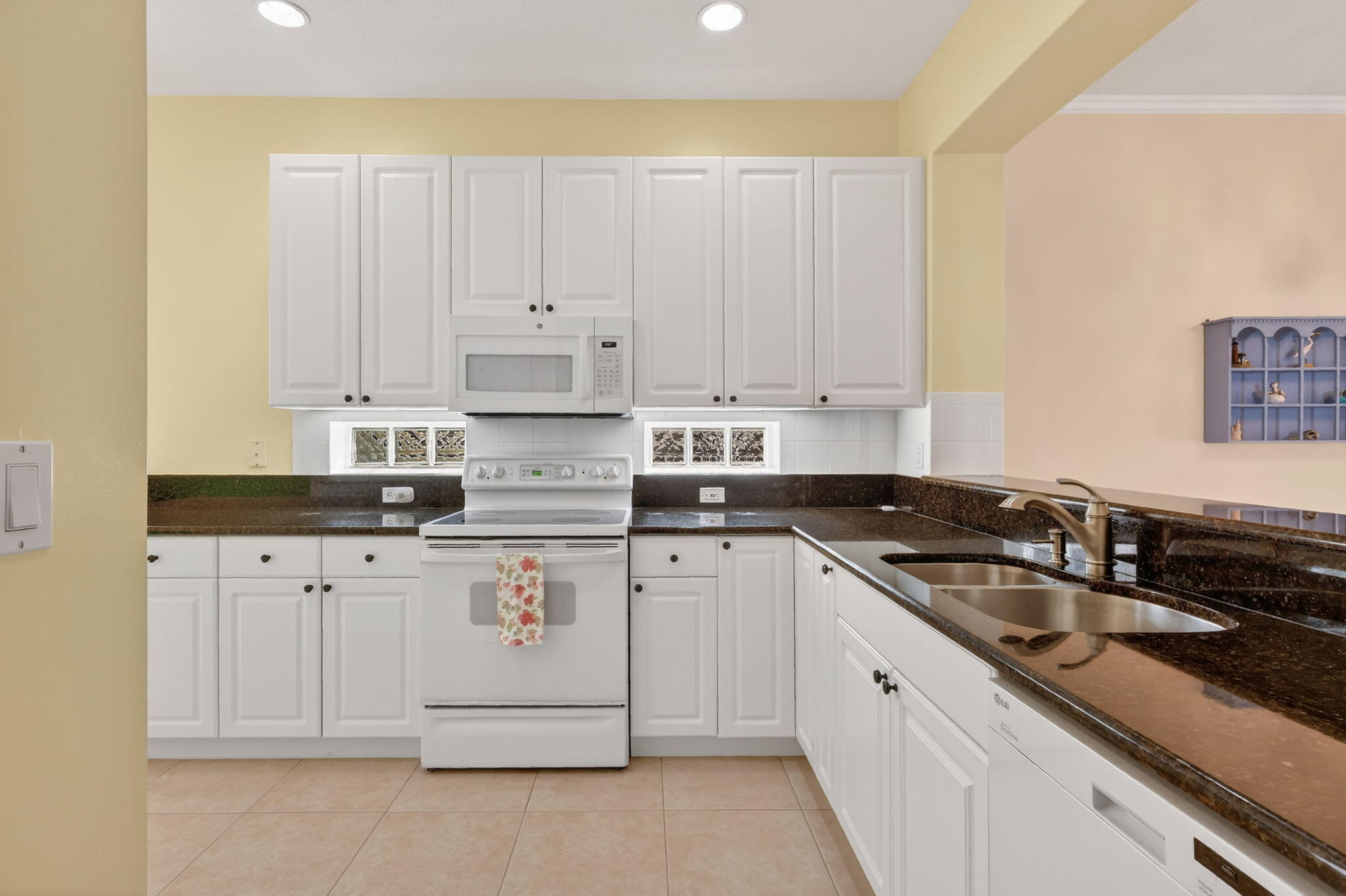 JENSEN BEACH GOLF AND COUNTRY CLUB - Residential