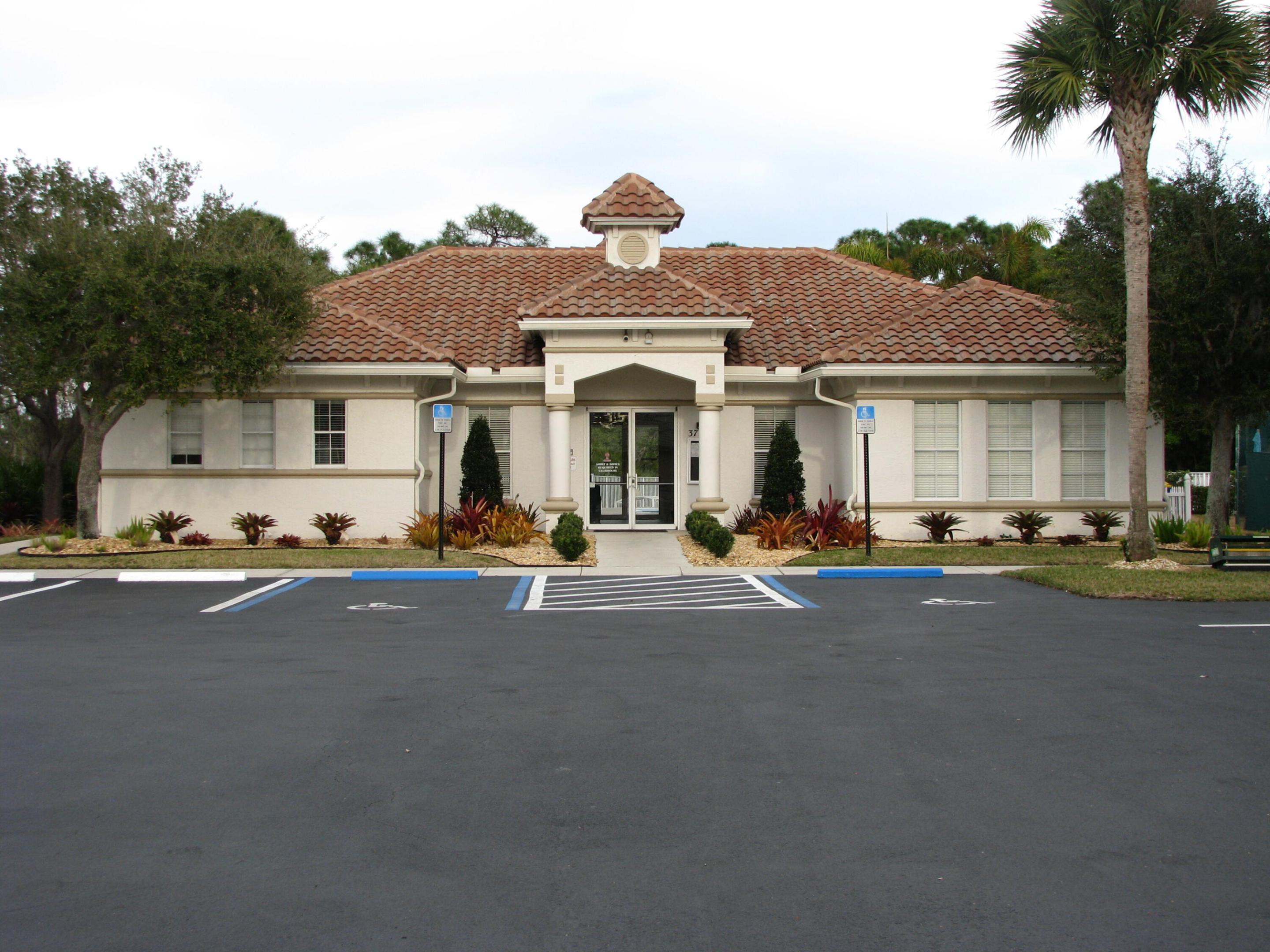 JENSEN BEACH GOLF AND COUNTRY CLUB - Residential