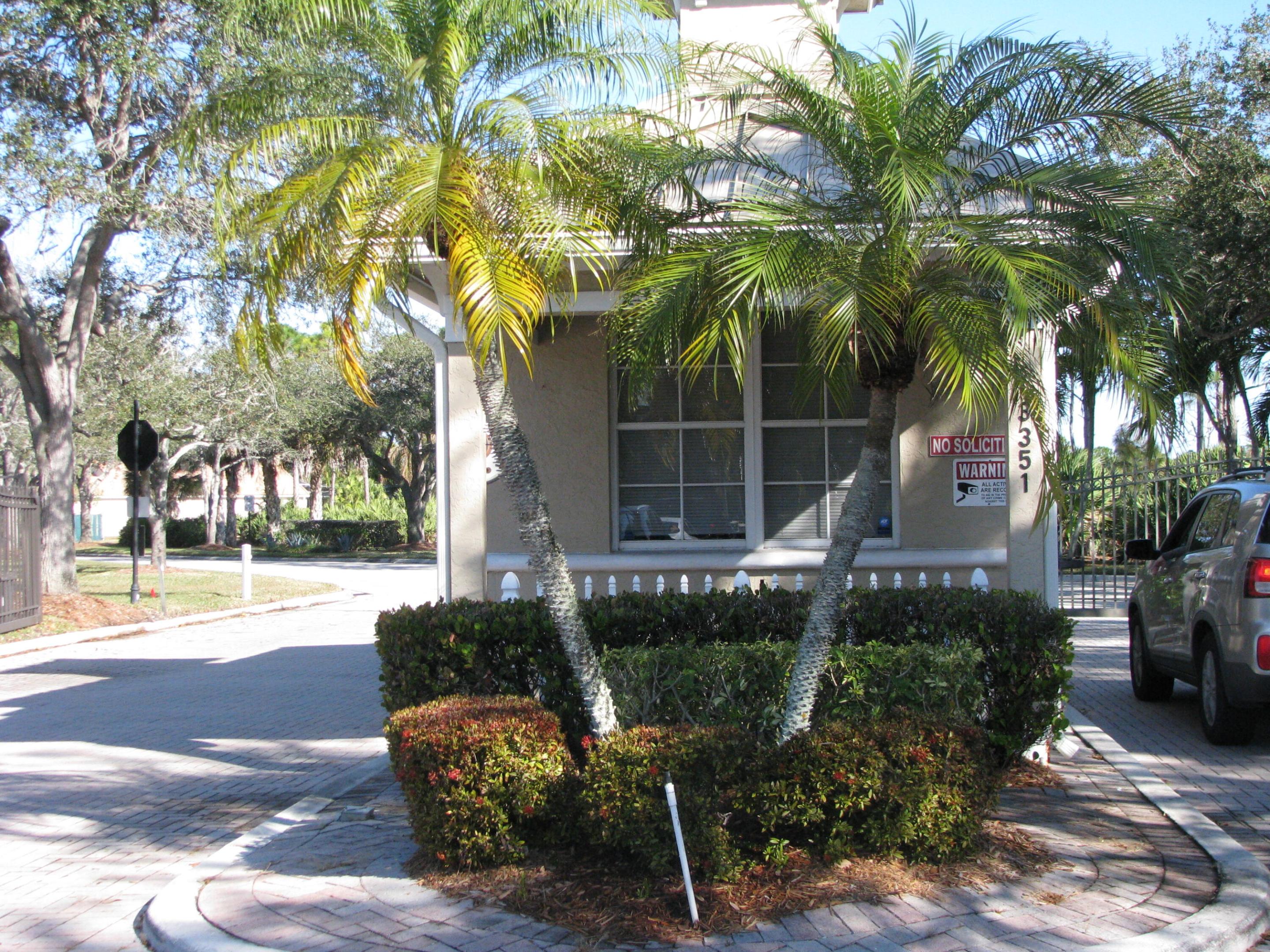 JENSEN BEACH GOLF AND COUNTRY CLUB - Residential