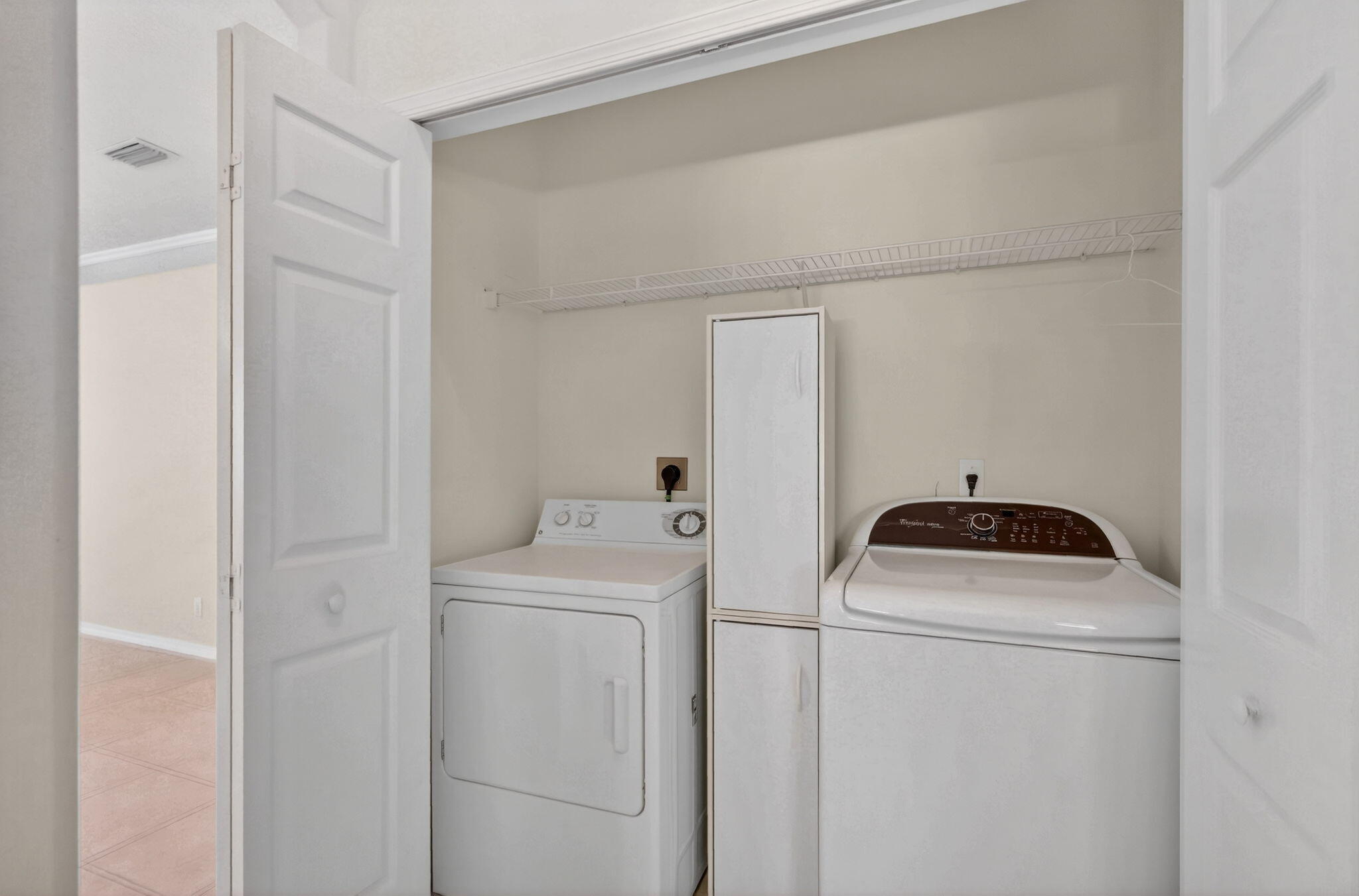 JENSEN BEACH GOLF AND COUNTRY CLUB - Residential