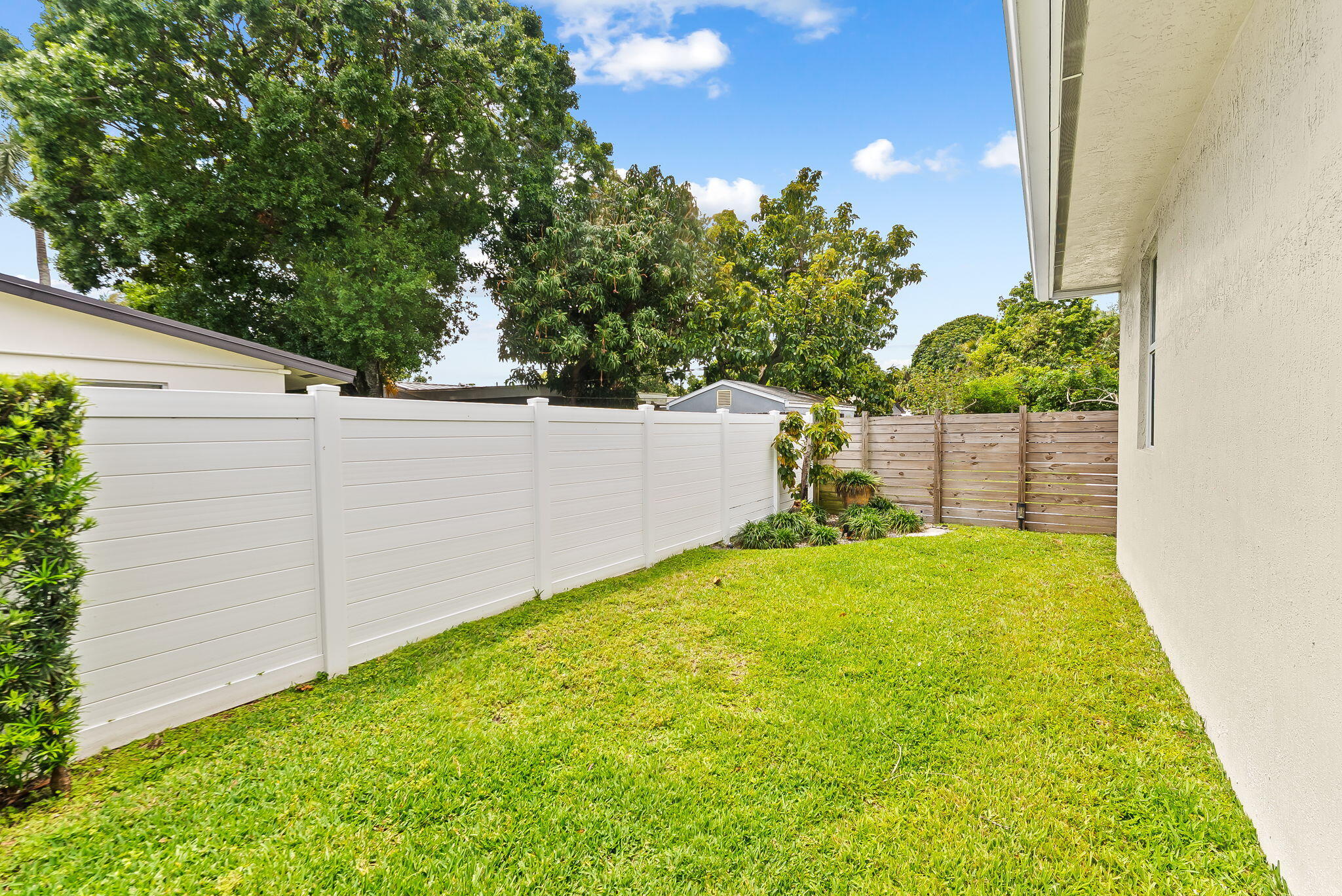 RIVER OAKS - Residential