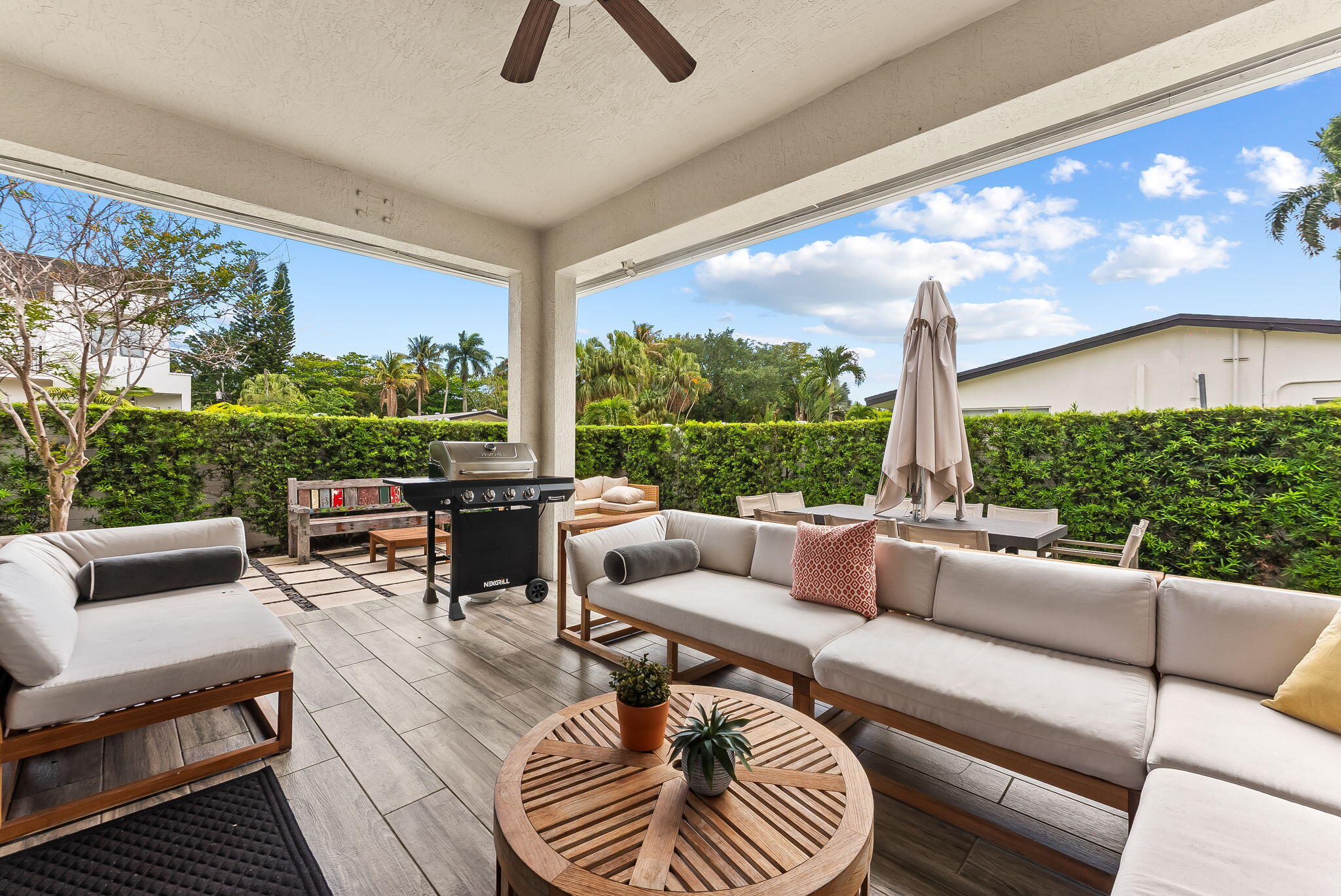 RIVER OAKS - Residential