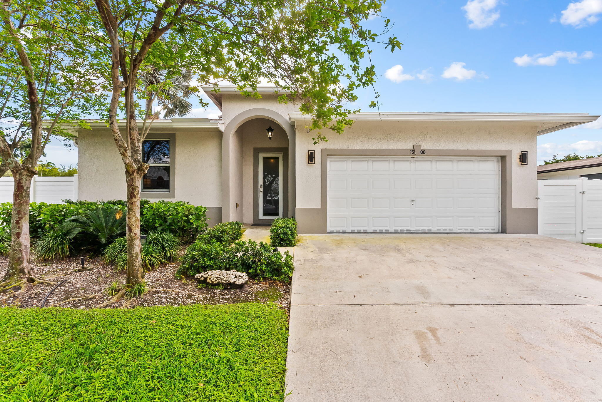 RIVER OAKS - Residential