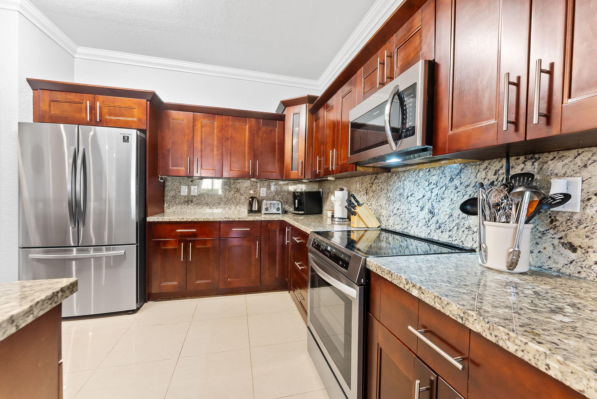 RIVER OAKS - Residential