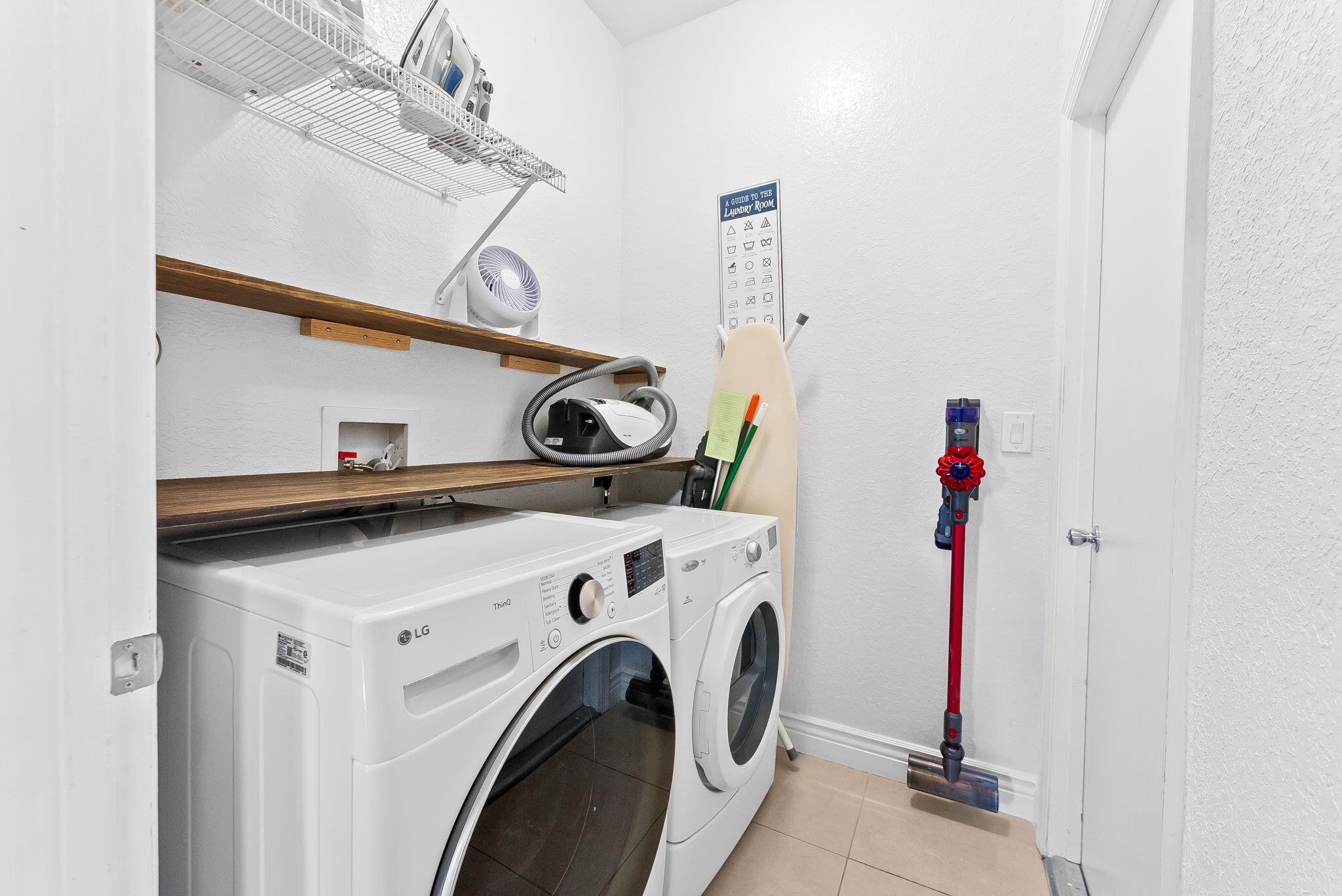 RIVER OAKS - Residential