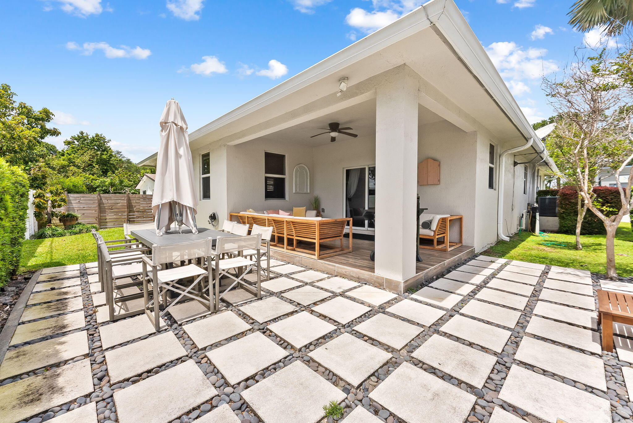 RIVER OAKS - Residential