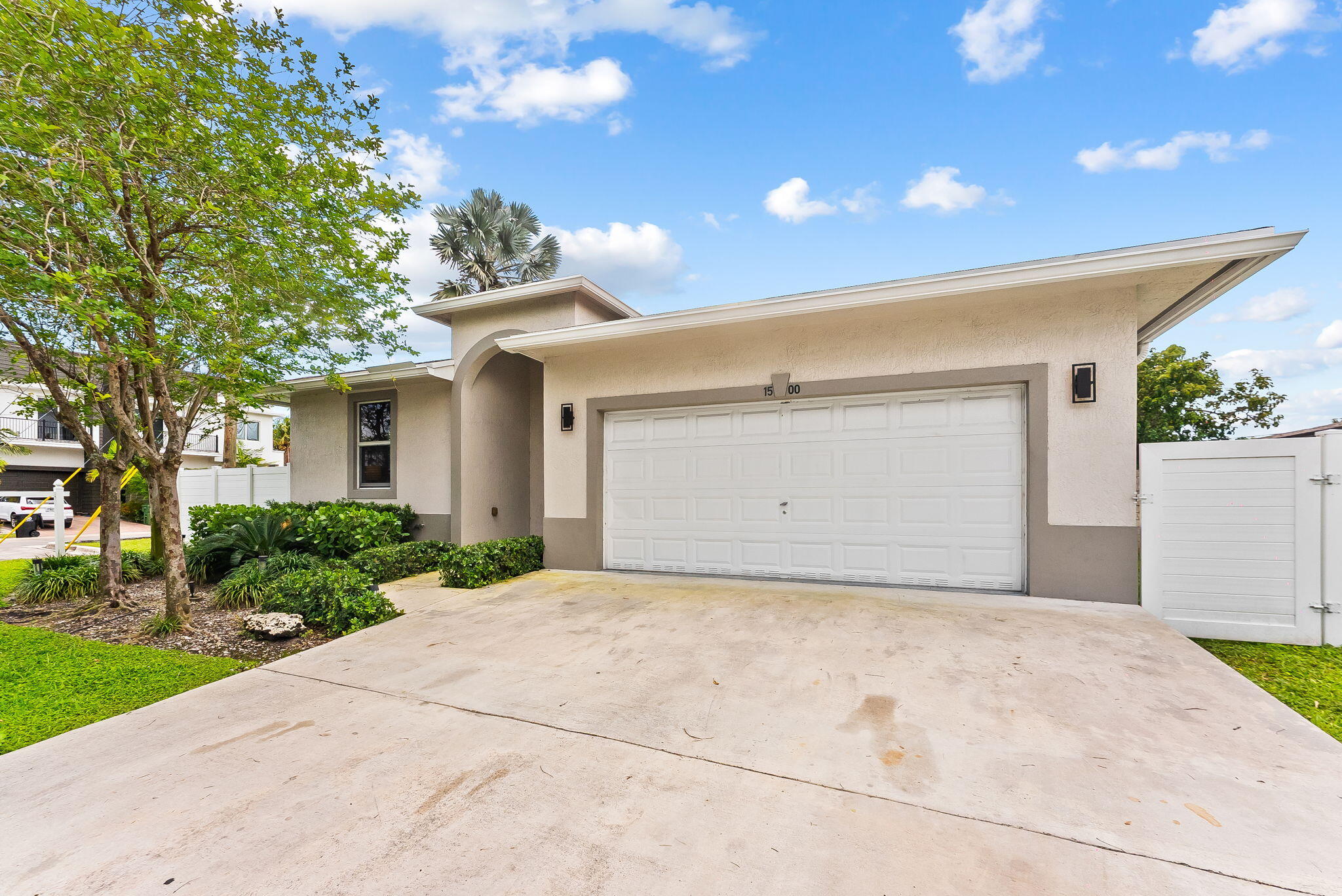 RIVER OAKS - Residential