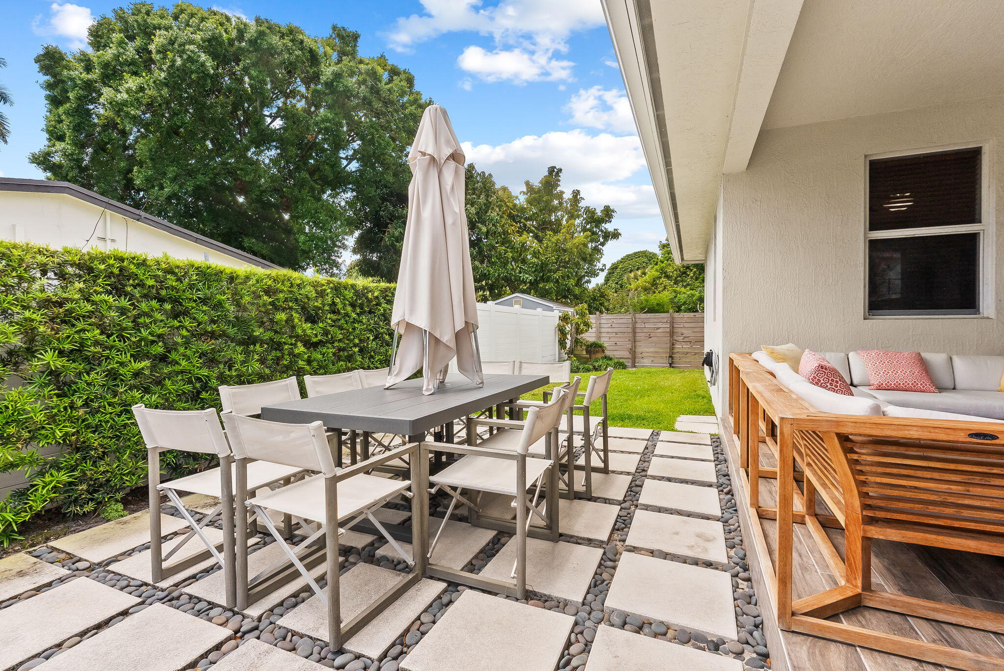 RIVER OAKS - Residential