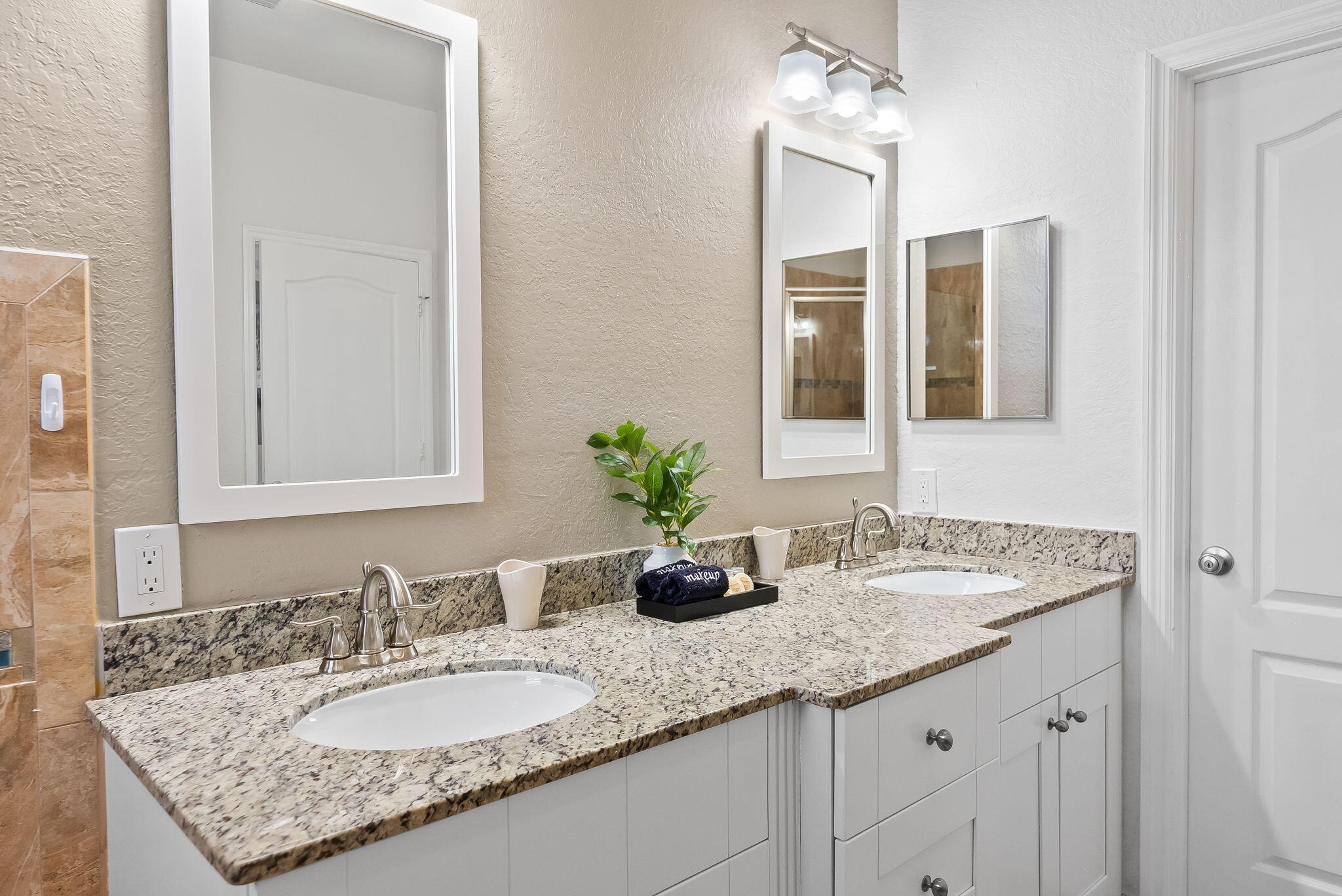 RIVER OAKS - Residential