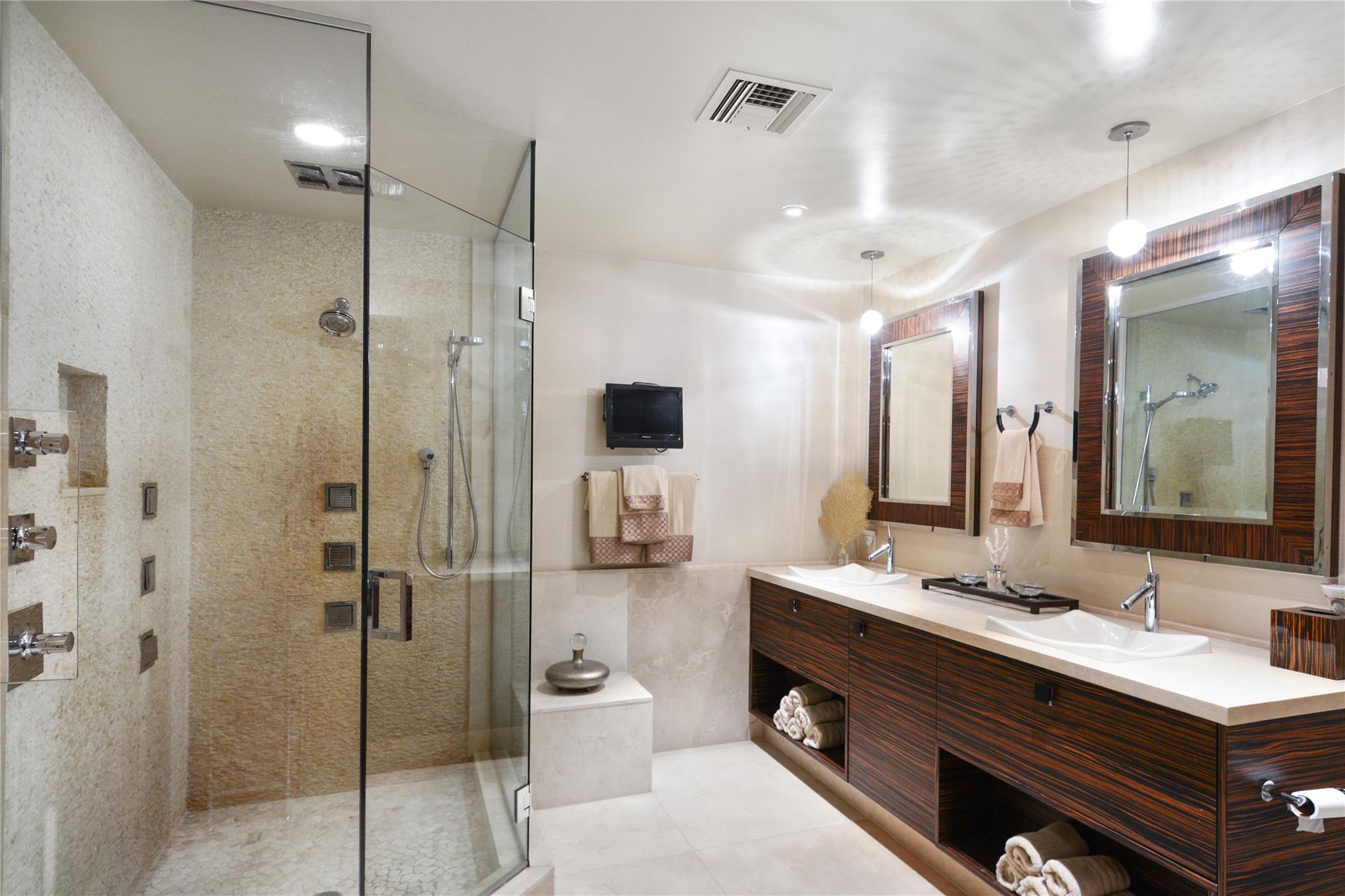 Ritz Carlton - Residential