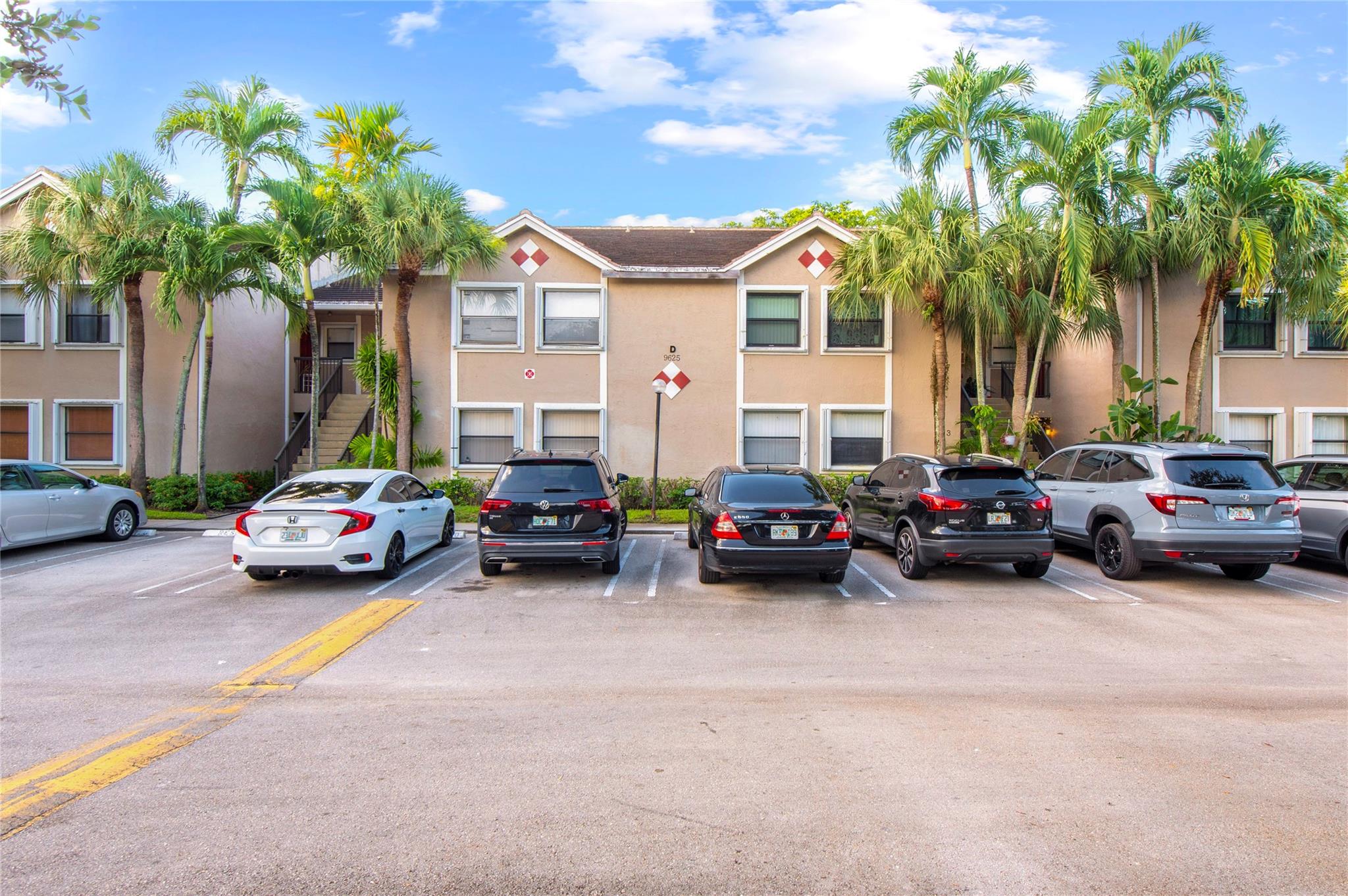 9625 Riverside Dr 4D