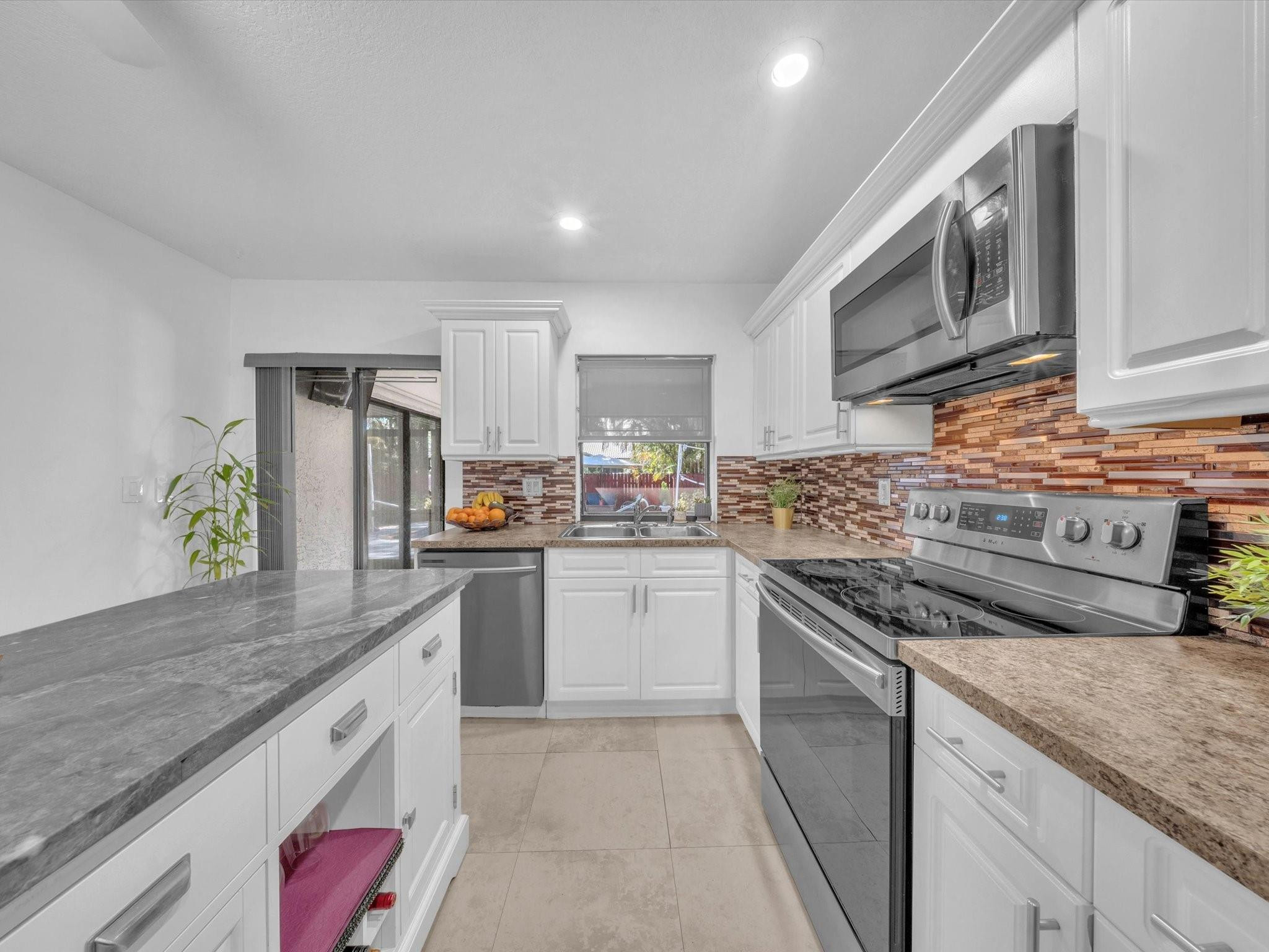 CORAL SPRINGS UNIVERSITY DRIVE - Residential