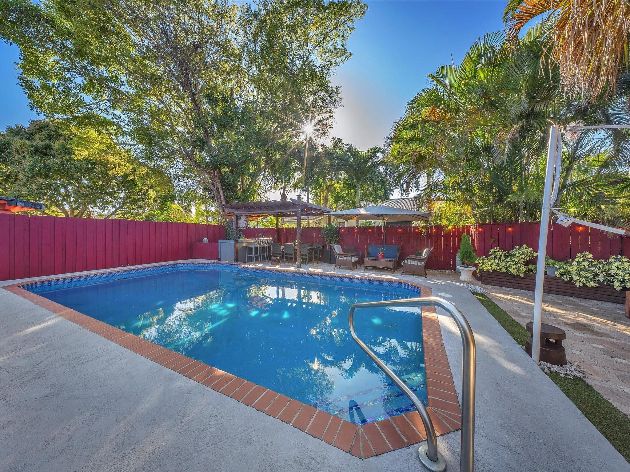 CORAL SPRINGS UNIVERSITY DRIVE - Residential