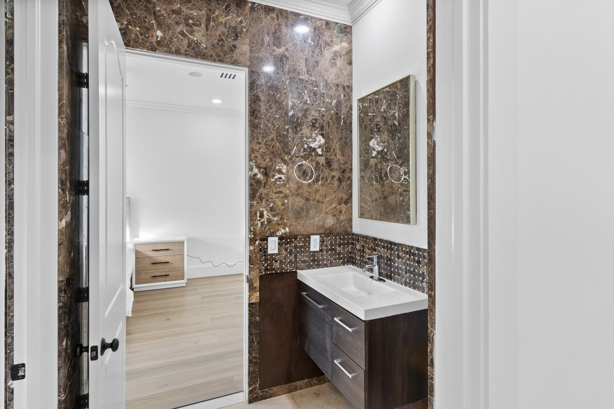 EXOTIC ACRES - Residential