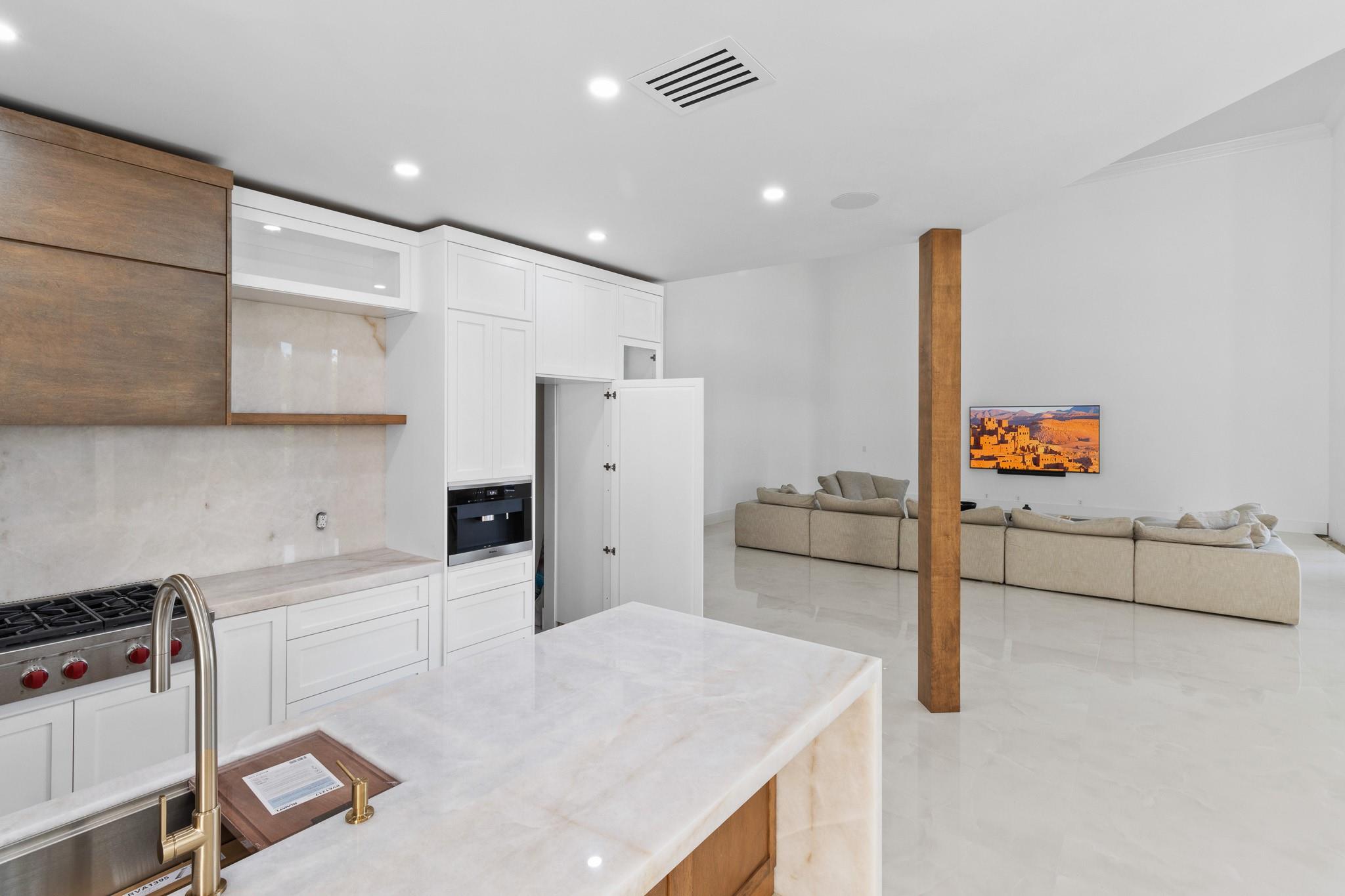 EXOTIC ACRES - Residential