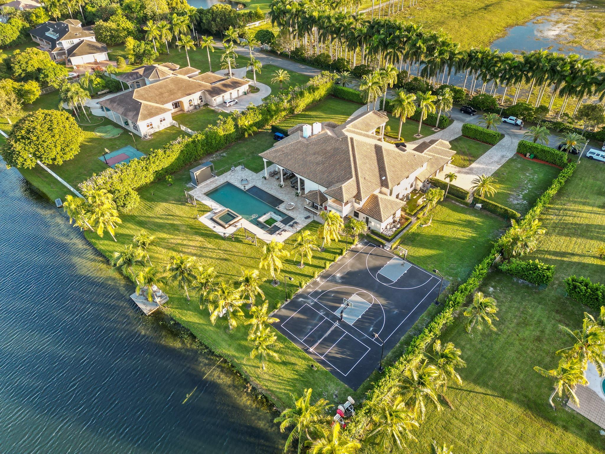 EXOTIC ACRES - Residential